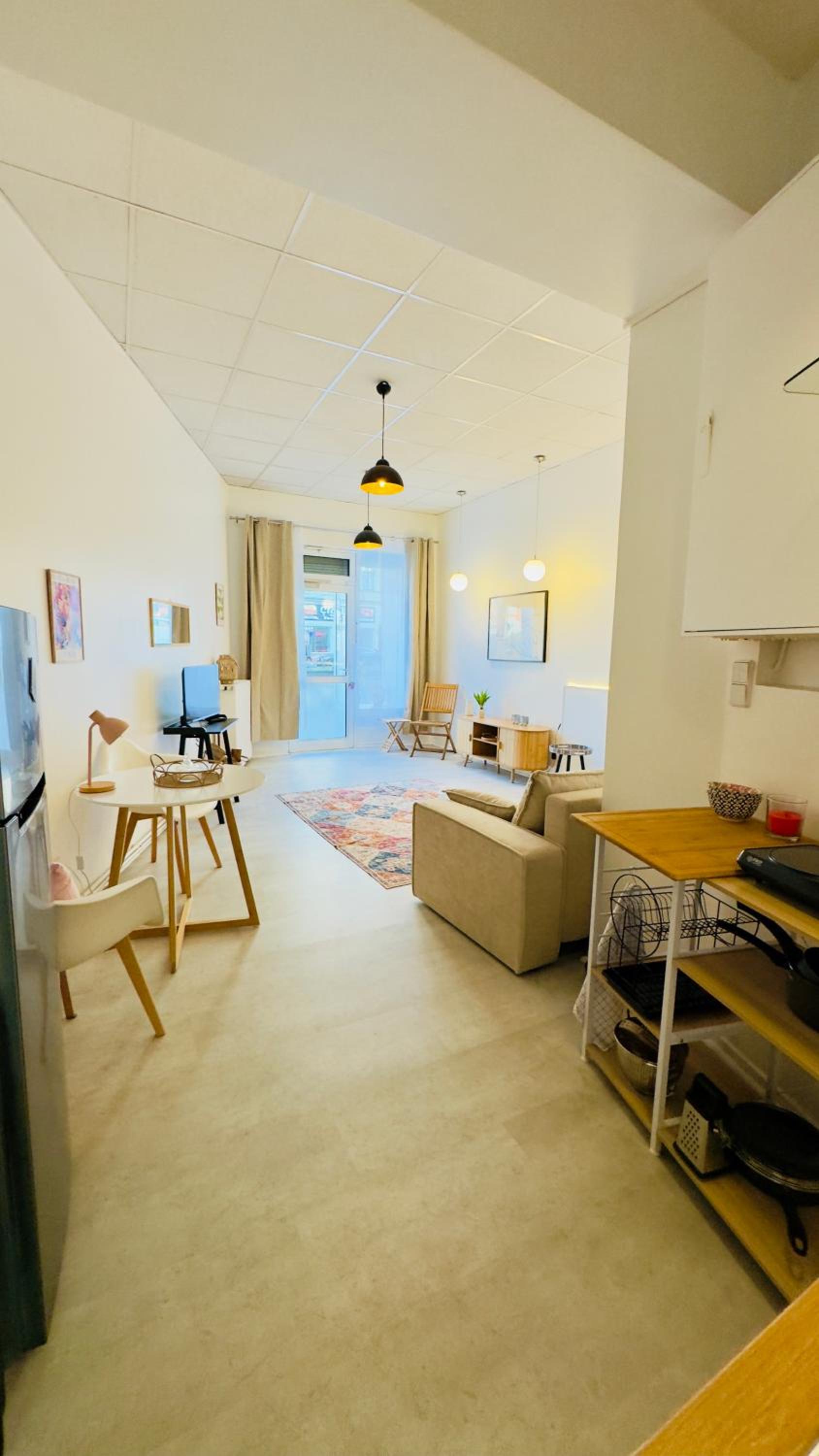 One-Bedroom Apartment with City View photo 3