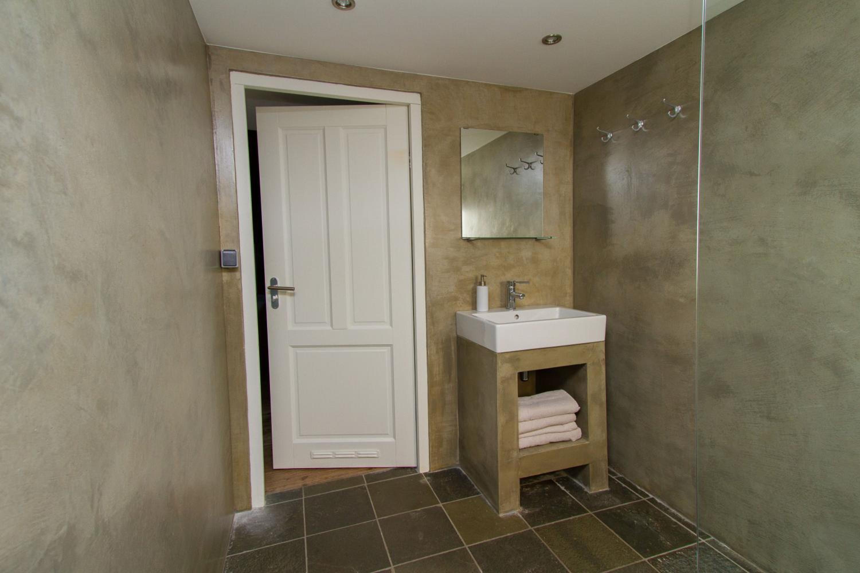 Two-Bedroom Apartment - Photo 4
