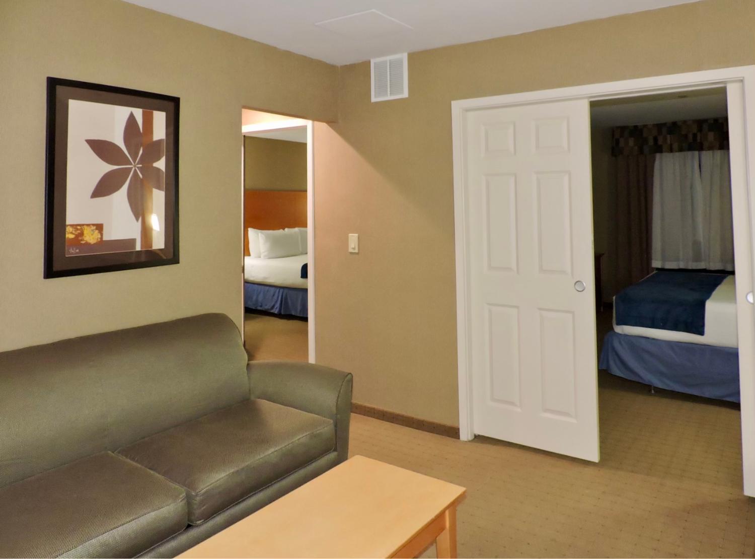 Two Bedroom Suite - Photo 5