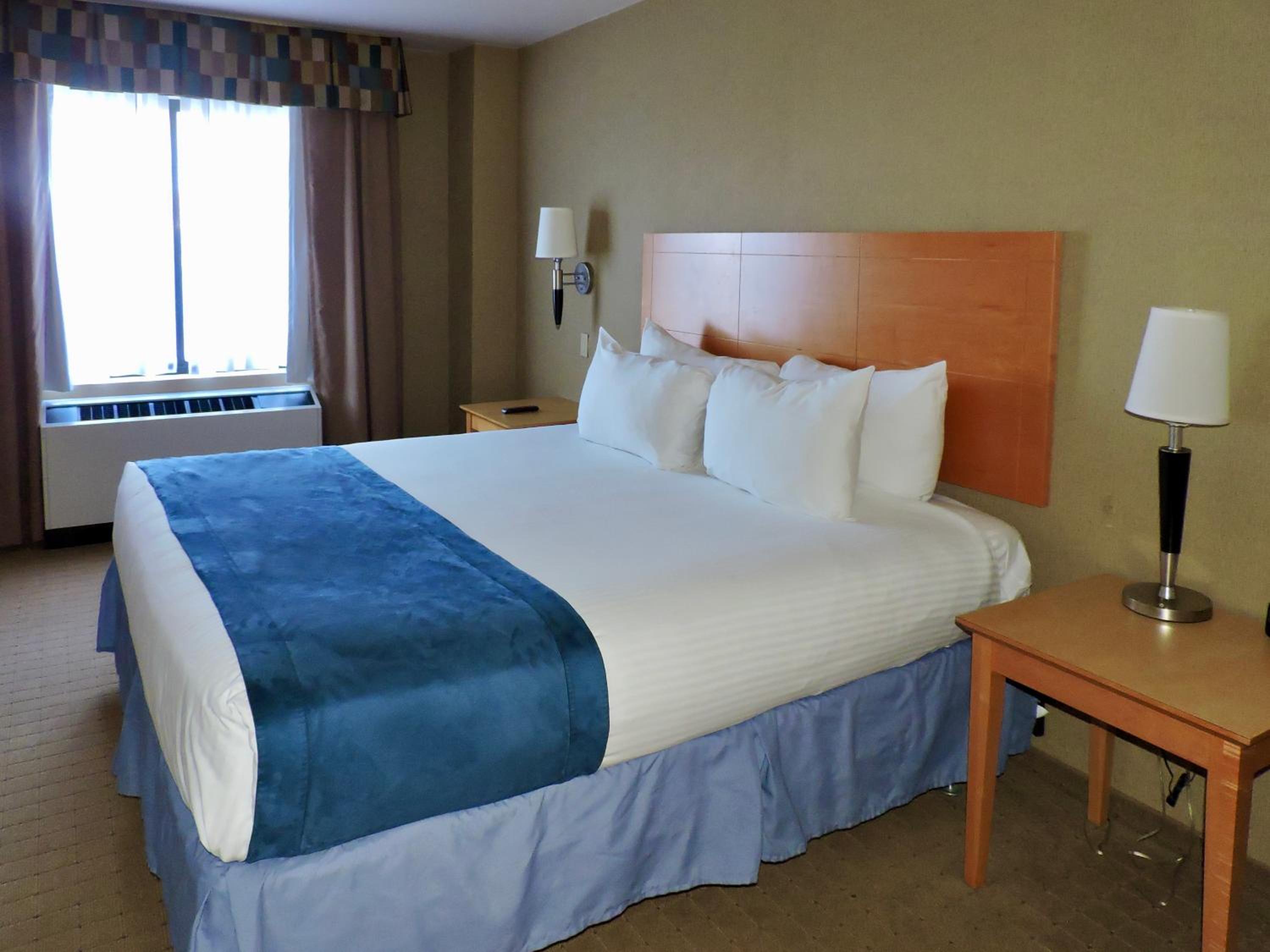 Two Bedroom Suite - Photo 3