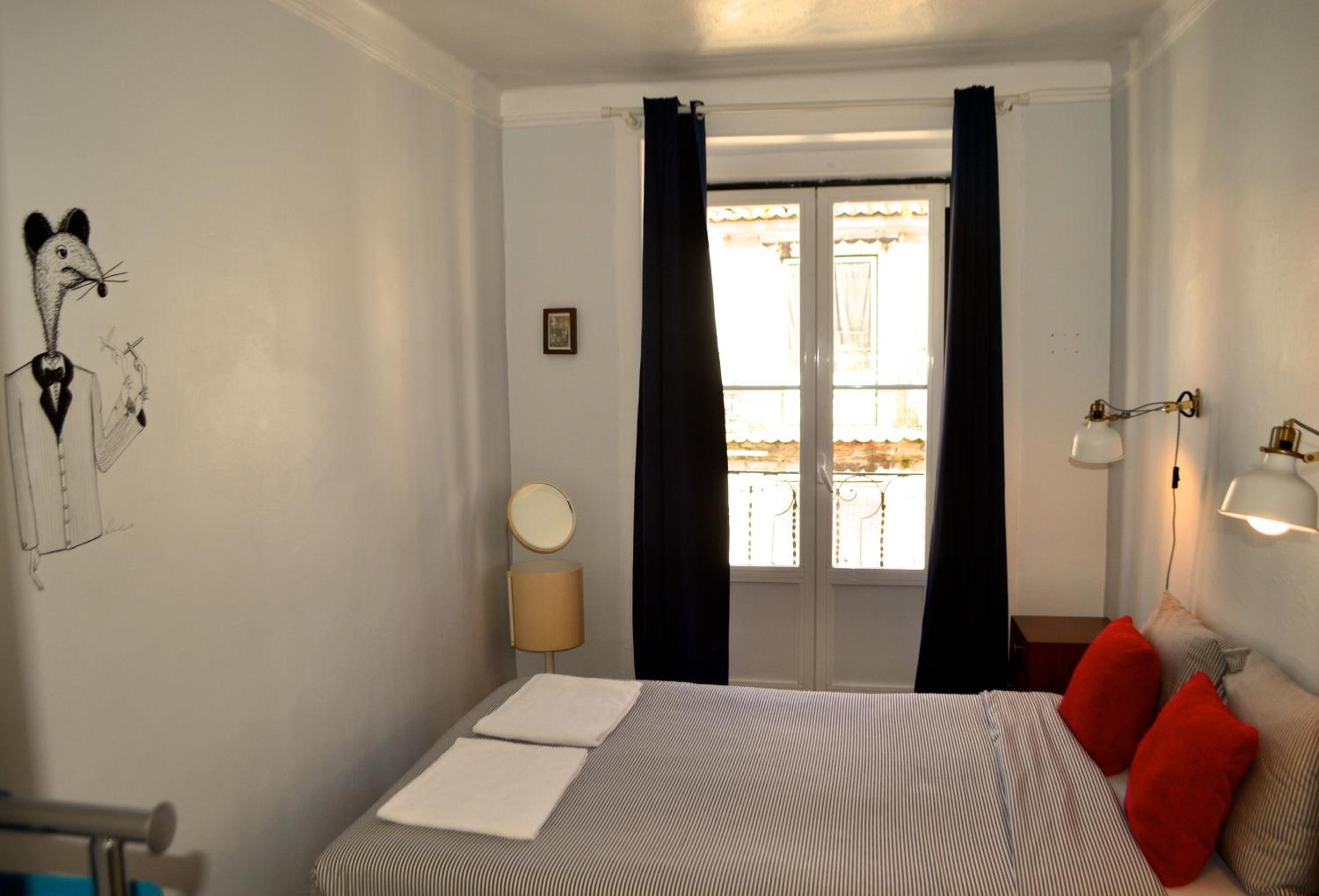 Classic Double Room with Shared Bathroom photo 2