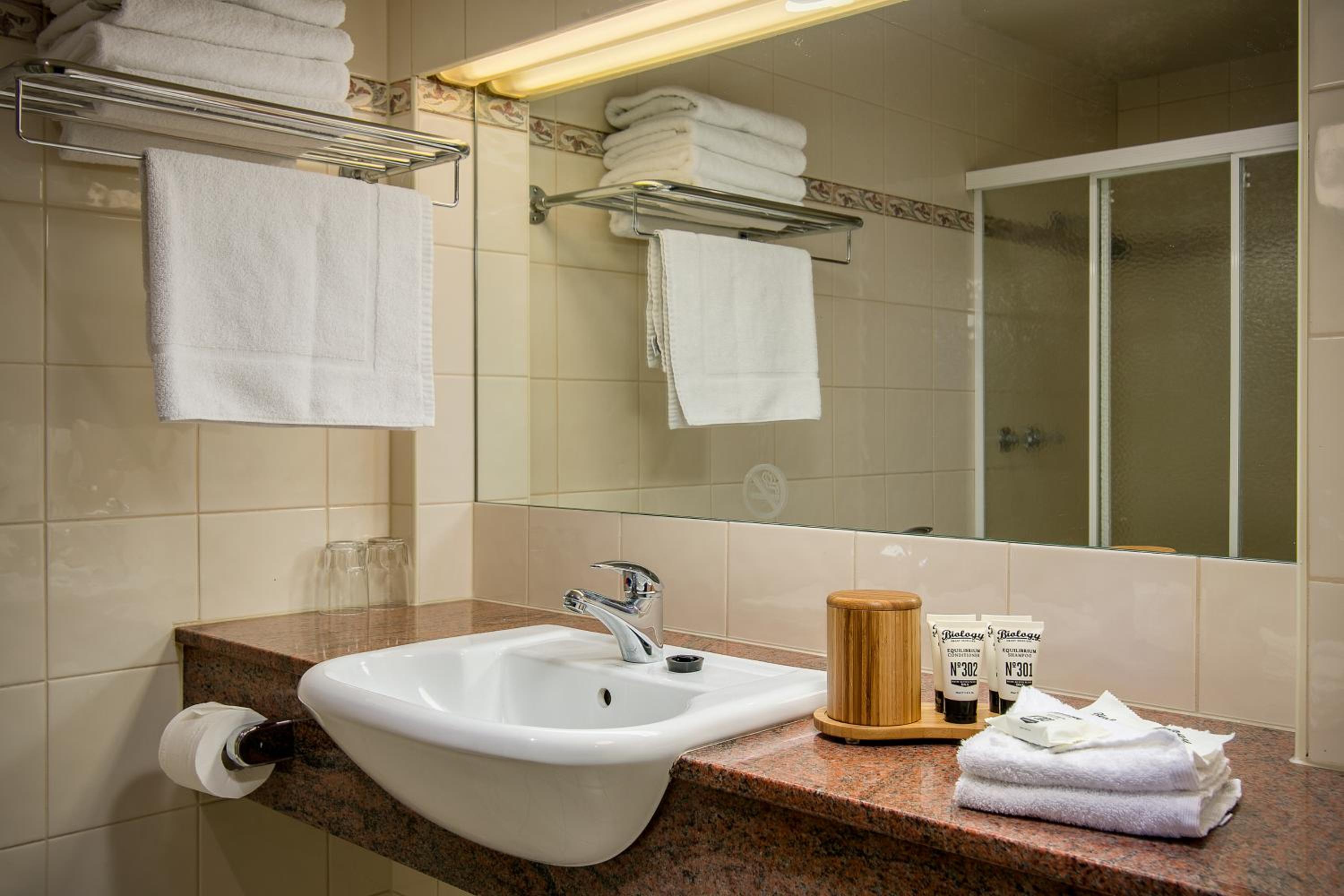 Standard Double or Twin Room photo 2