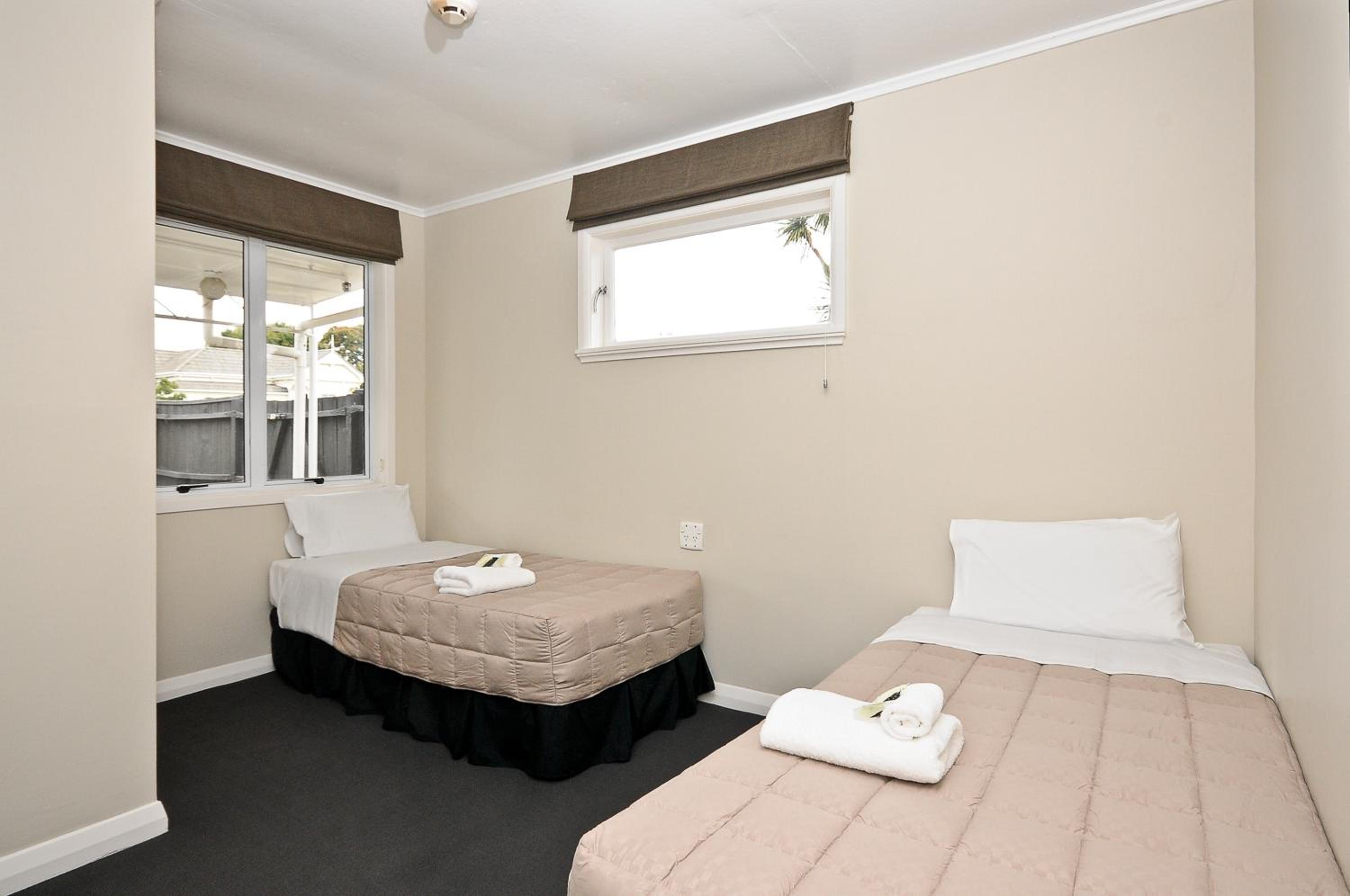 Self-Contained Motel Unit - 1 photo 3
