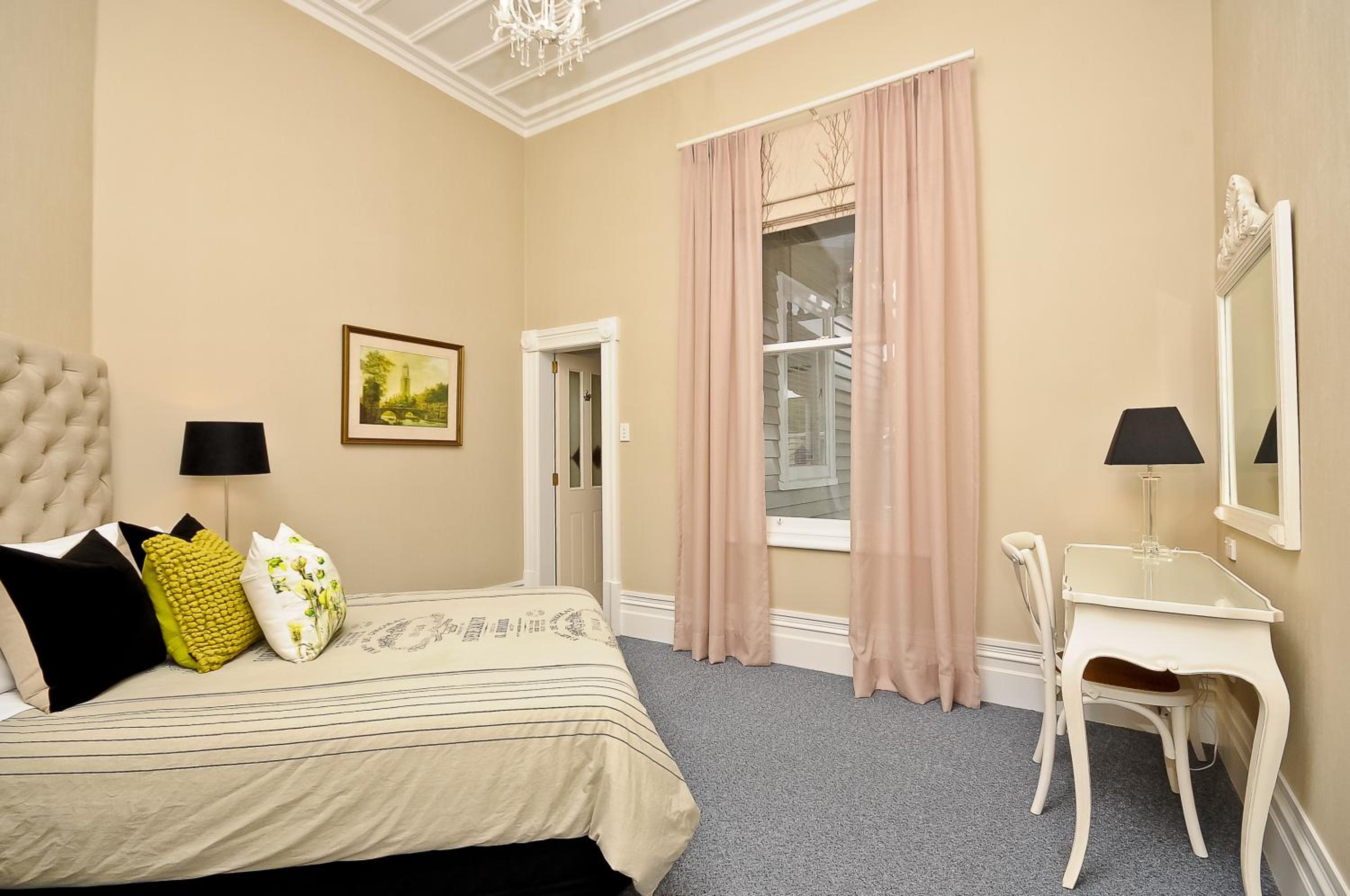 Deluxe Double Room with Shower photo 2