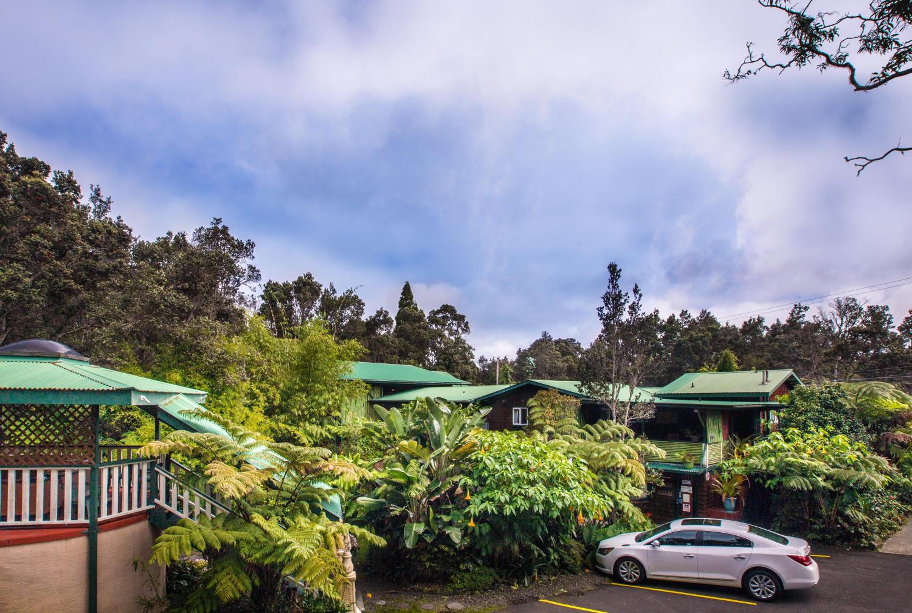 Standard Room, 1 Queen Bed (Chalet Kilauea Hotel) - Photo 60