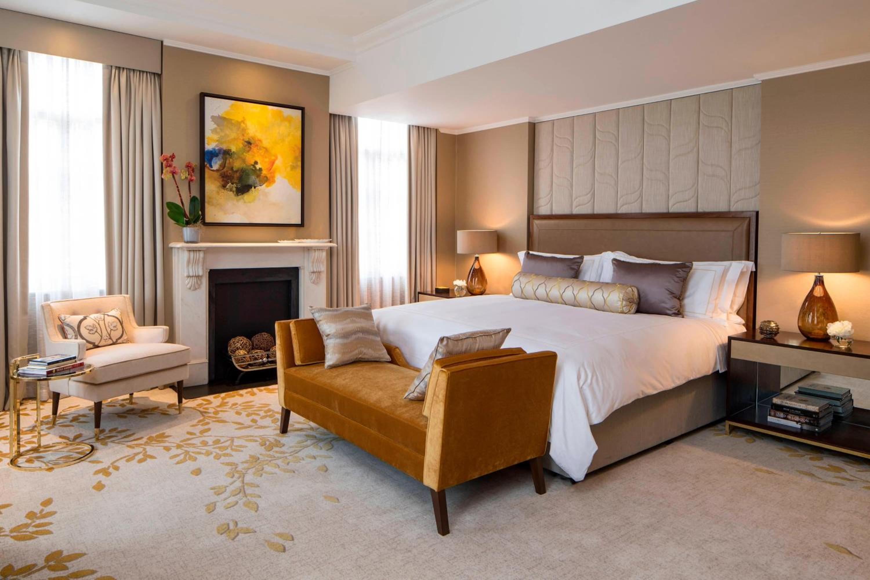 Superior One-Bedroom Executive Royal Suite with Lounge Access