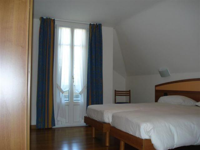 Double or Twin Room with Mountain View - Photo 16