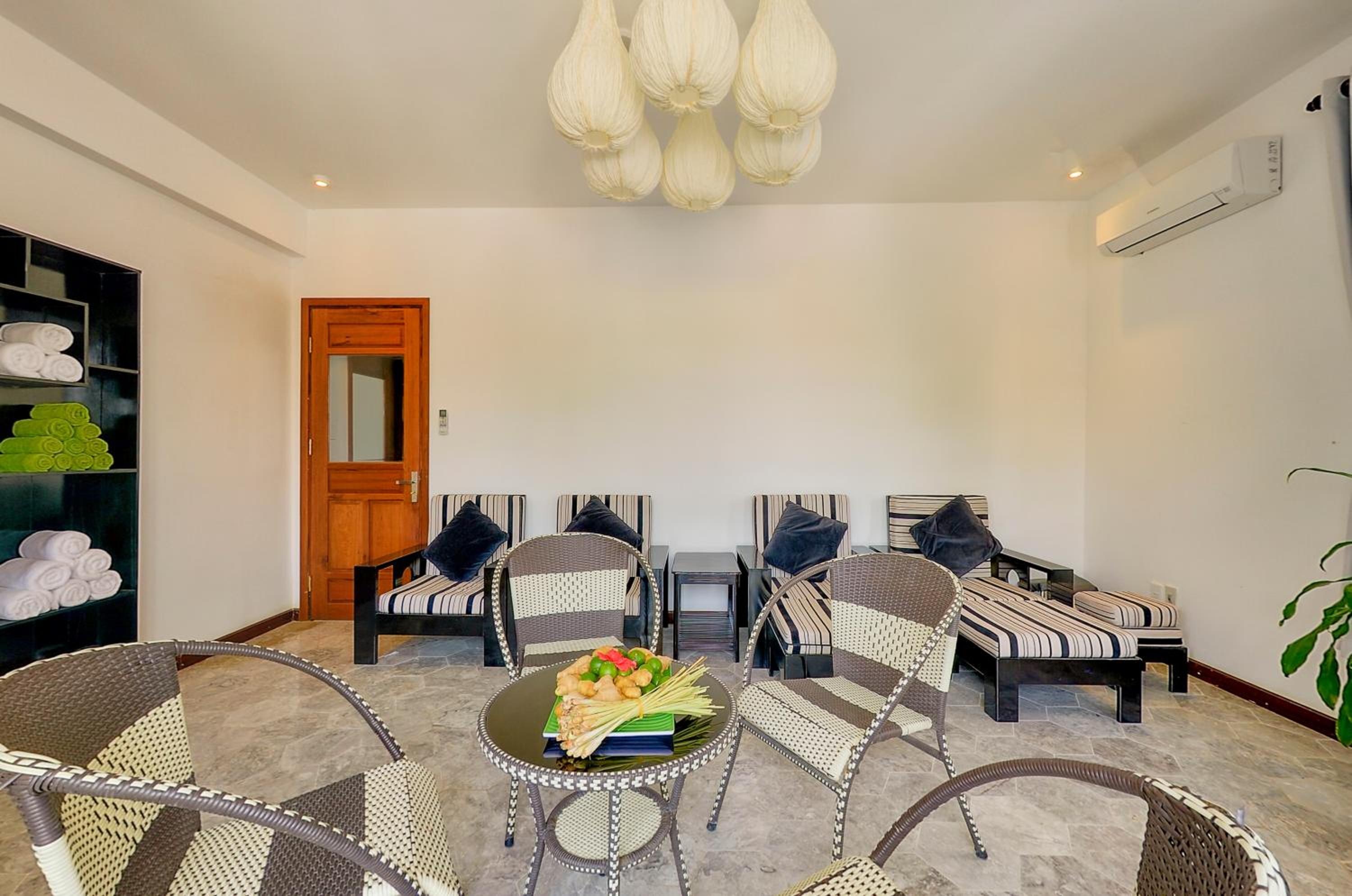 Deluxe Pool and Garden view room inclusive 60 minute Body treatment - Photo 3