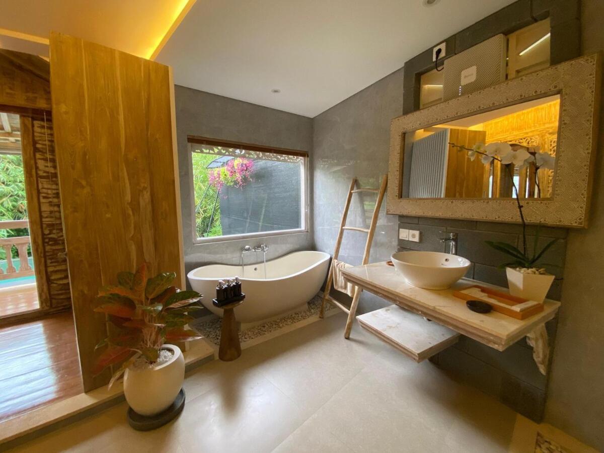 Villa with Private Pool photo 2