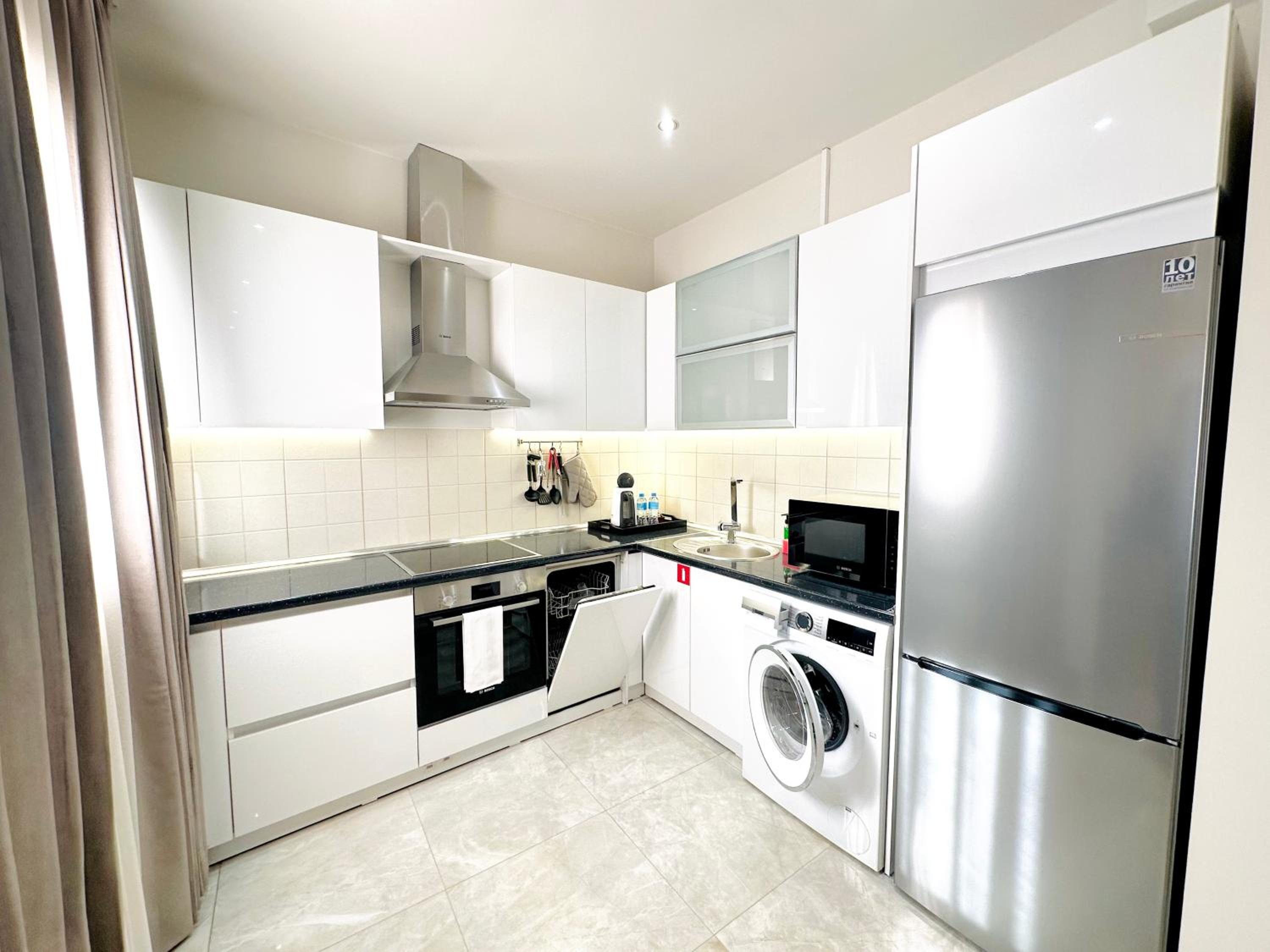 One Bedroom Penthouse - Photo 3