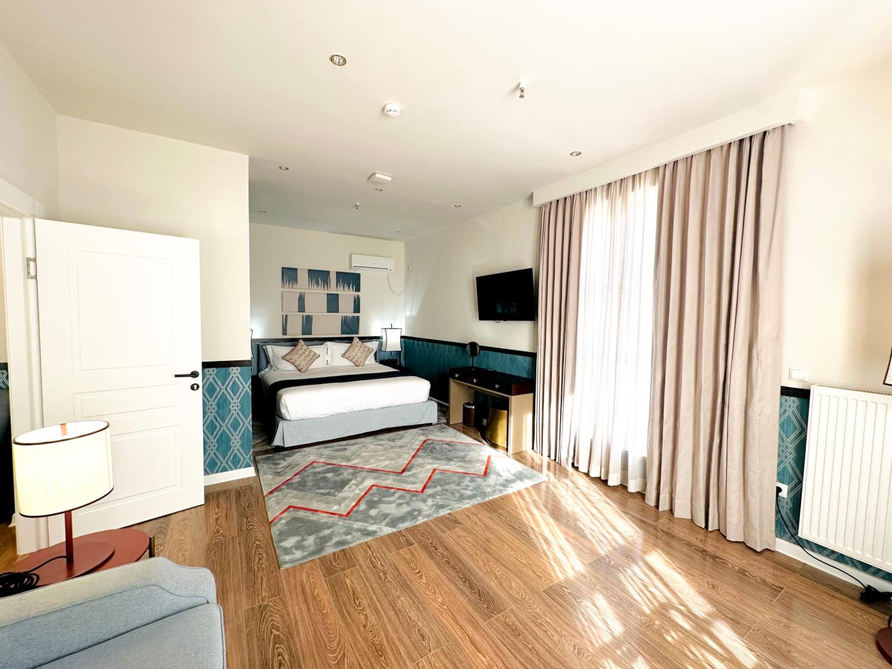 One Bedroom Penthouse - Photo 13