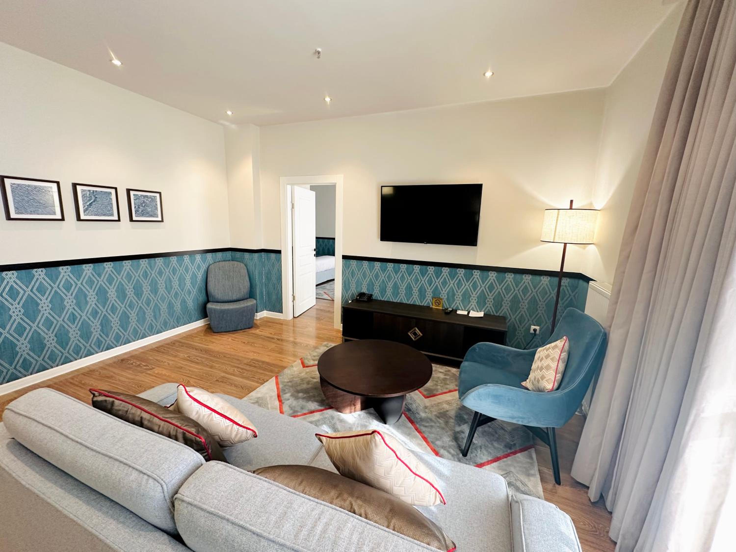One Bedroom Penthouse - Photo 14