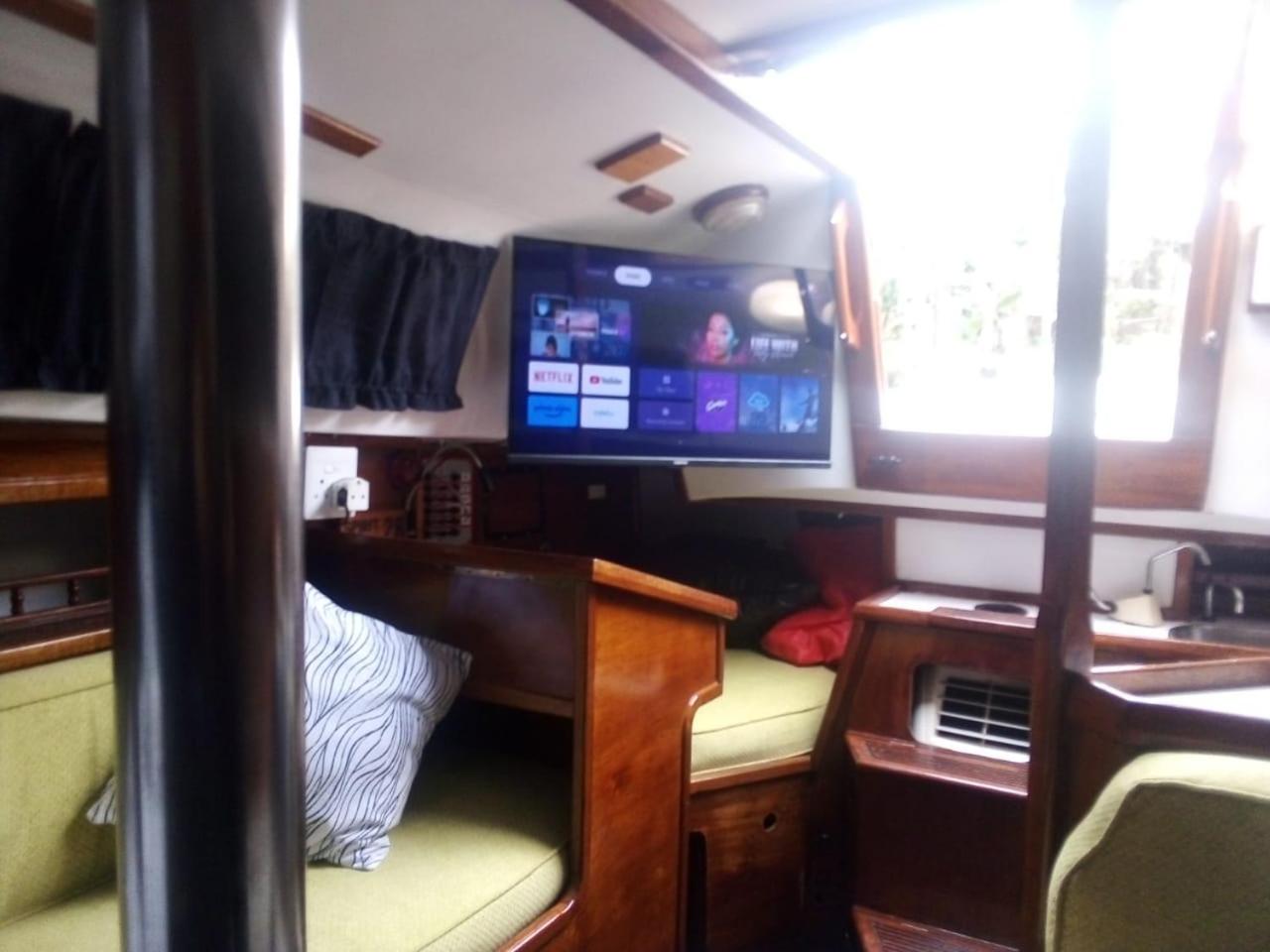 Yacht photo 3