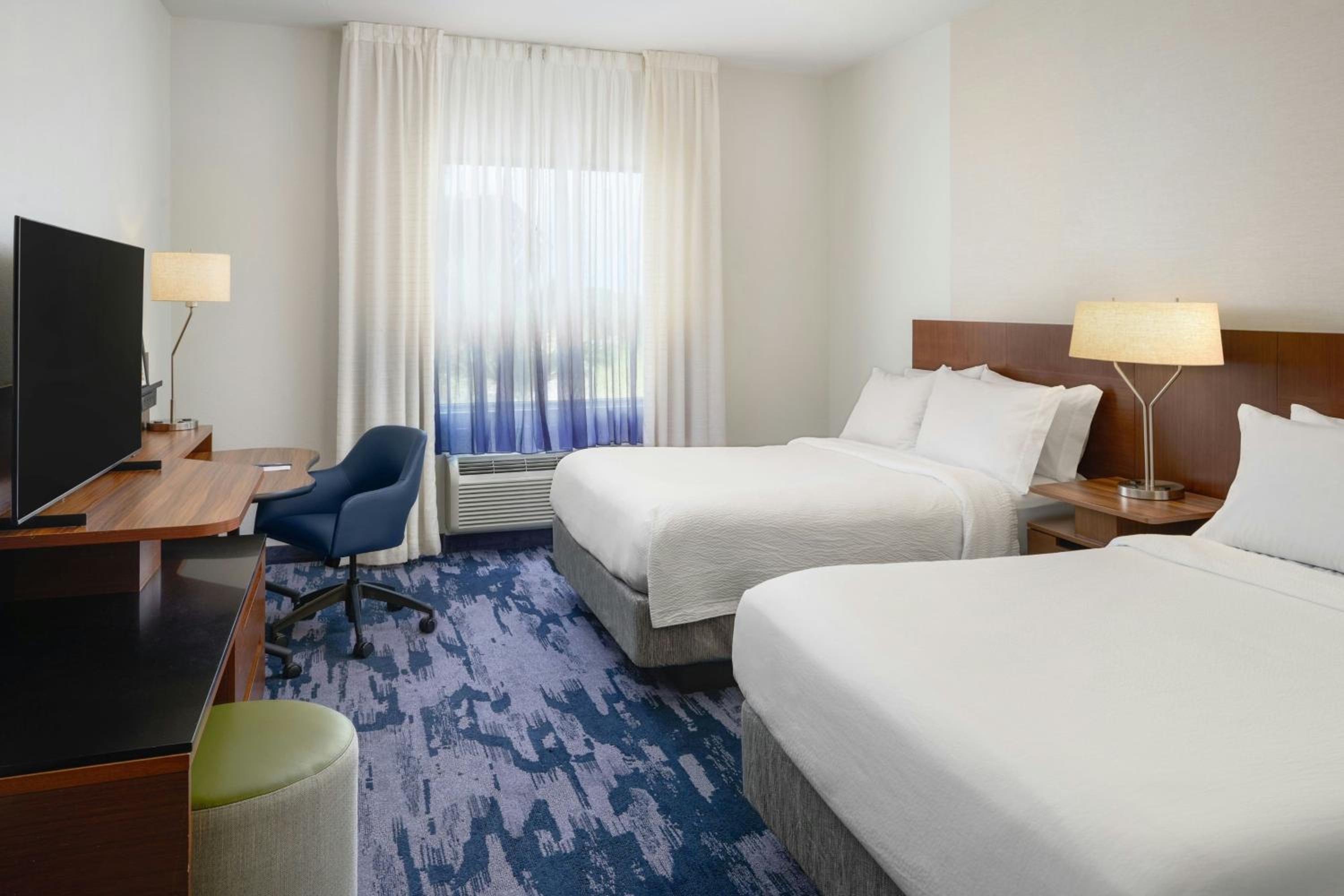 Queen Room with Two Queen Beds and Bathtub - Mobility Access/Hearing Accessible