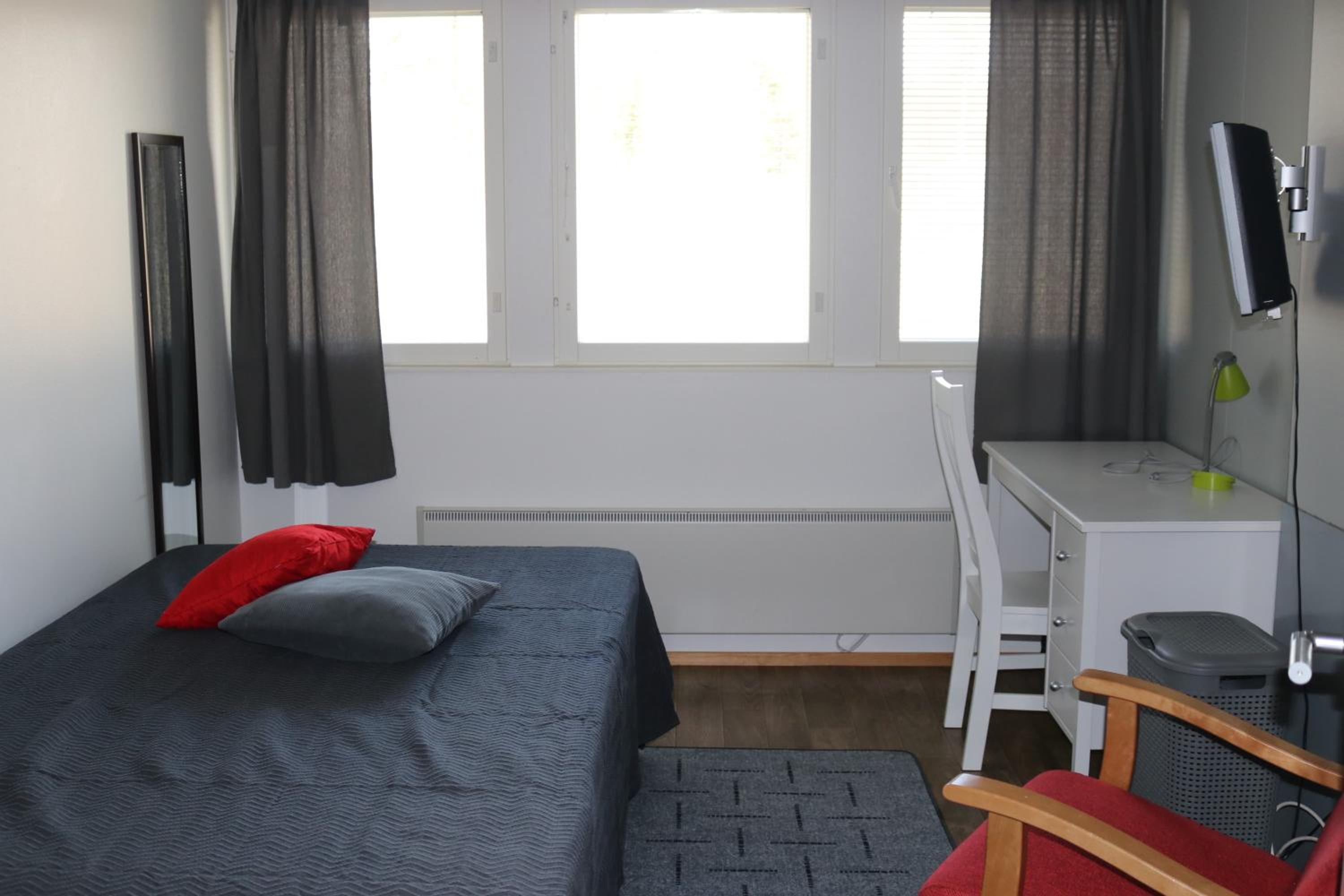 Single Room with Shared Shower and Toilet photo 1