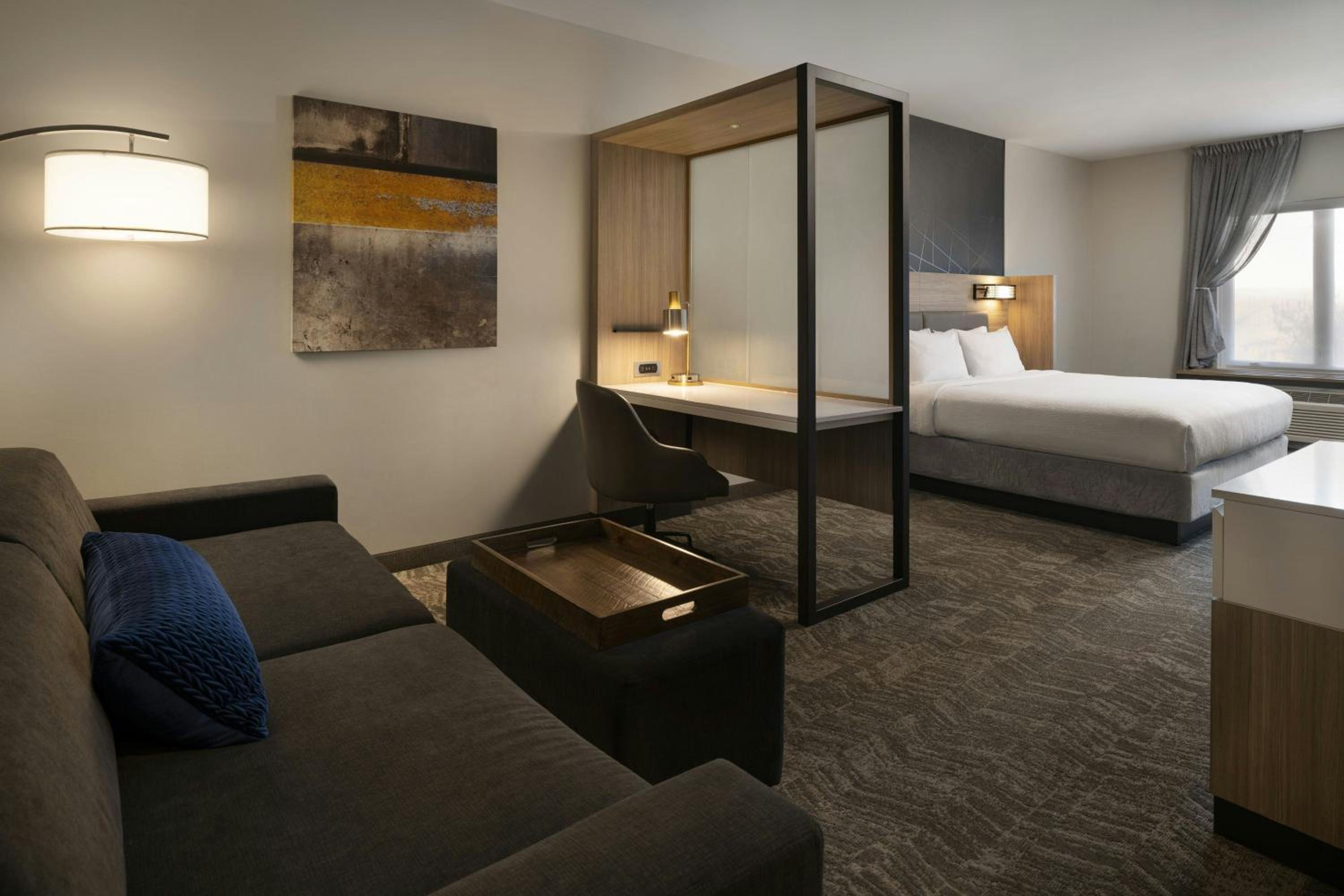 Queen Room with Two Queen Beds and Adapted Tub - Mobility Accessible