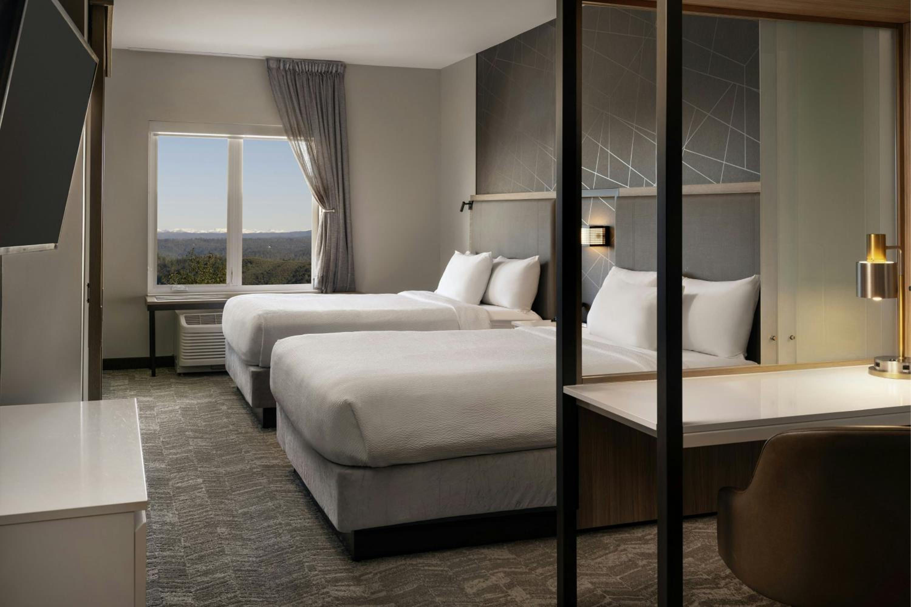 Queen Room with Two Queen Beds - Hearing Accessible