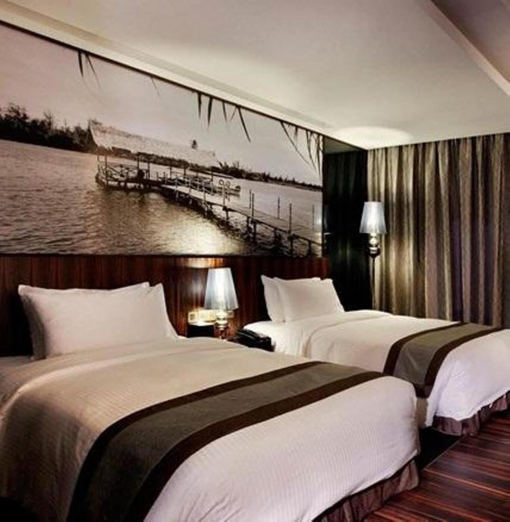 Deluxe Twin Room with Sea View - Photo 1