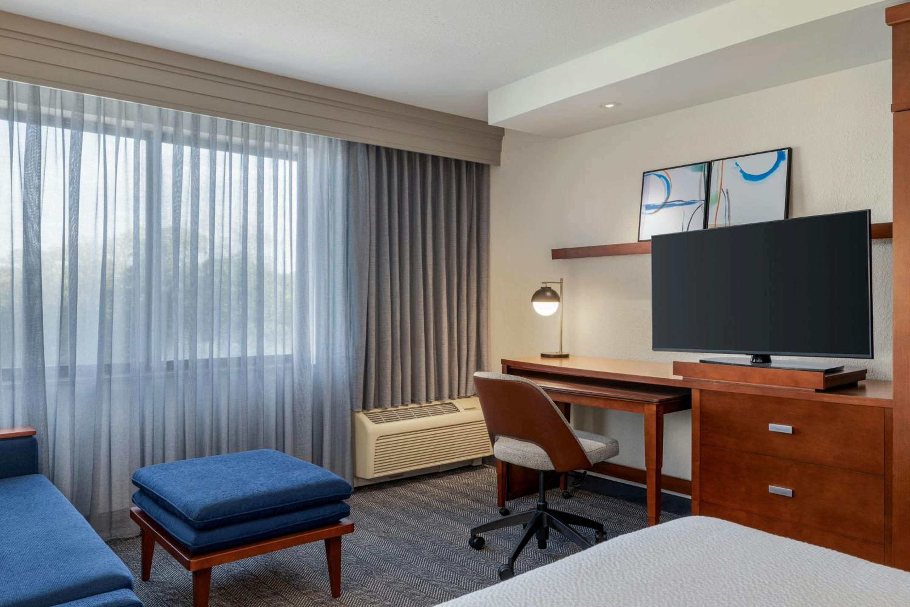 King Room with Sofa Bed photo 3