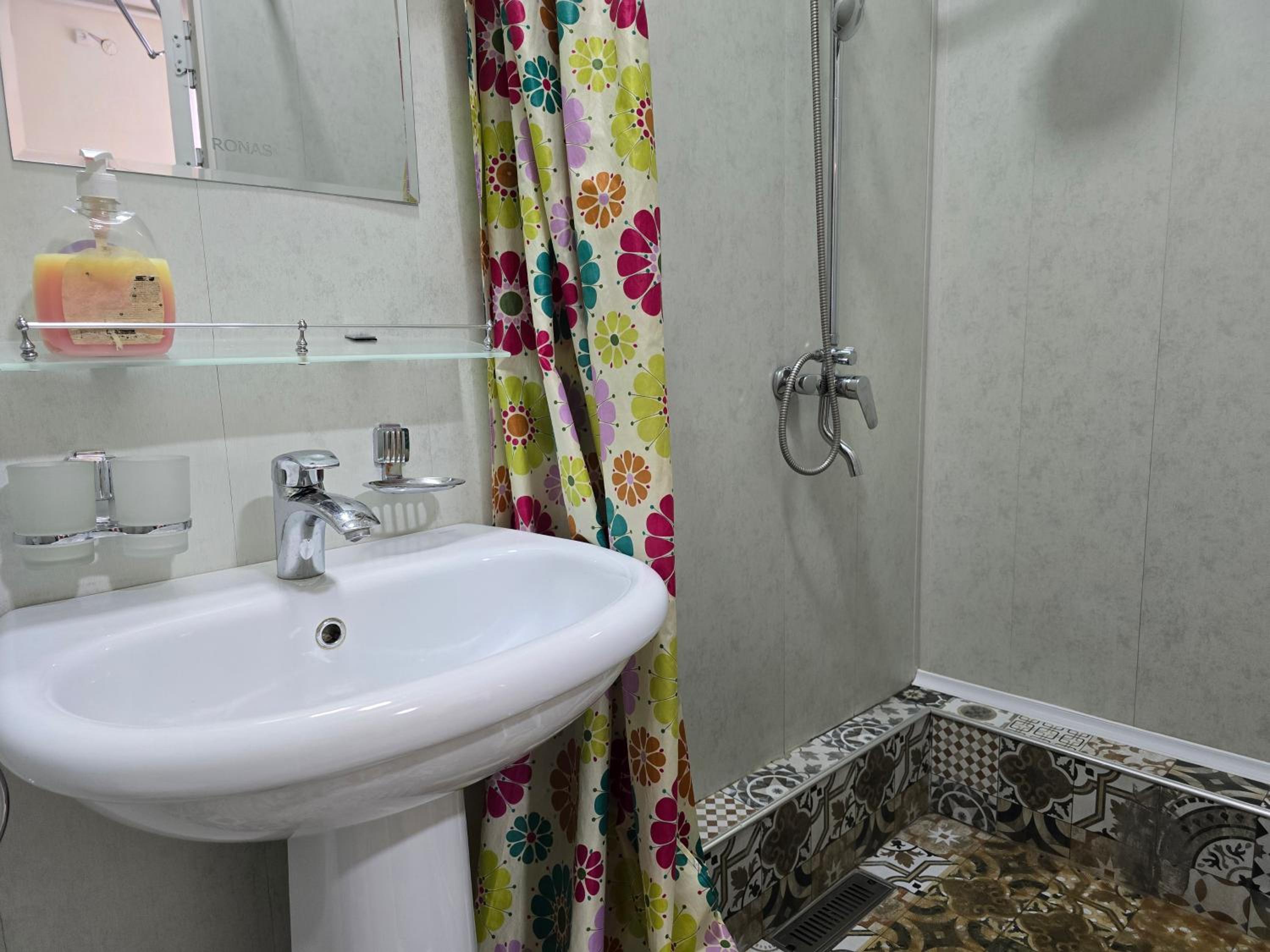 Budget Double or Twin Room photo 2