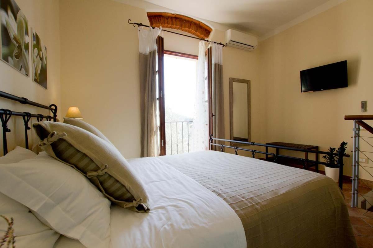 One-Bedroom Standard Apartment - Photo 10