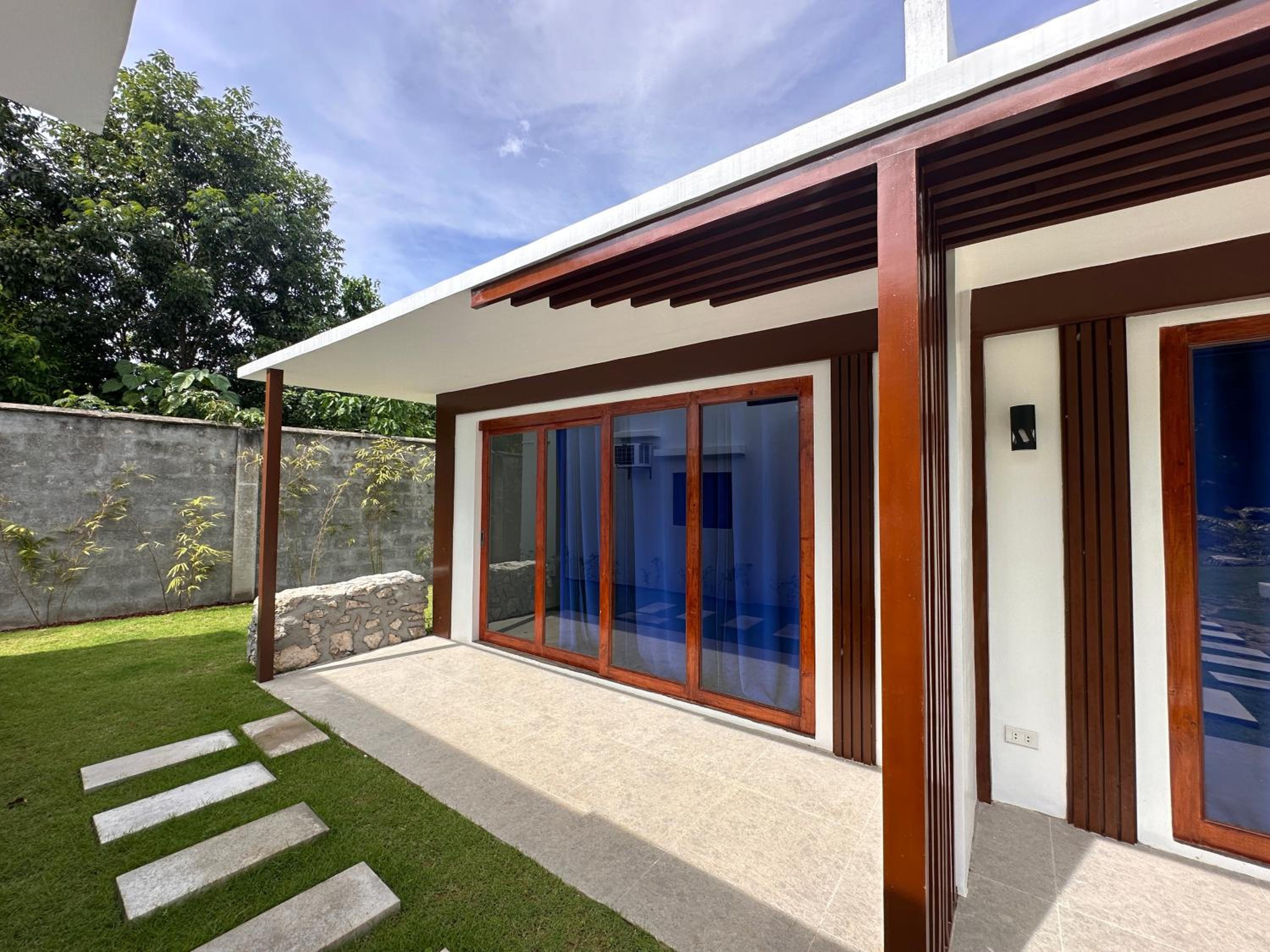 King Room with Pool View