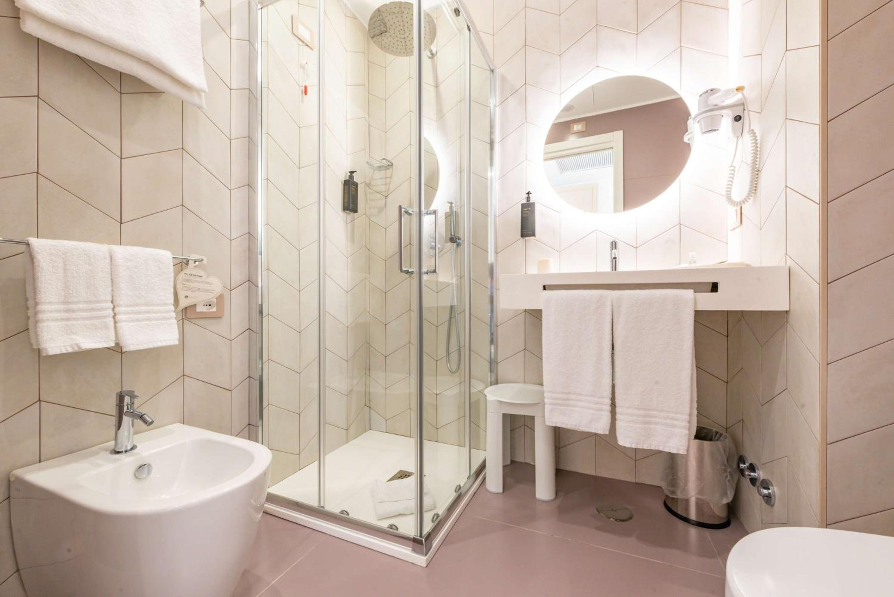 Comfort Queen Room - Non-Smoking