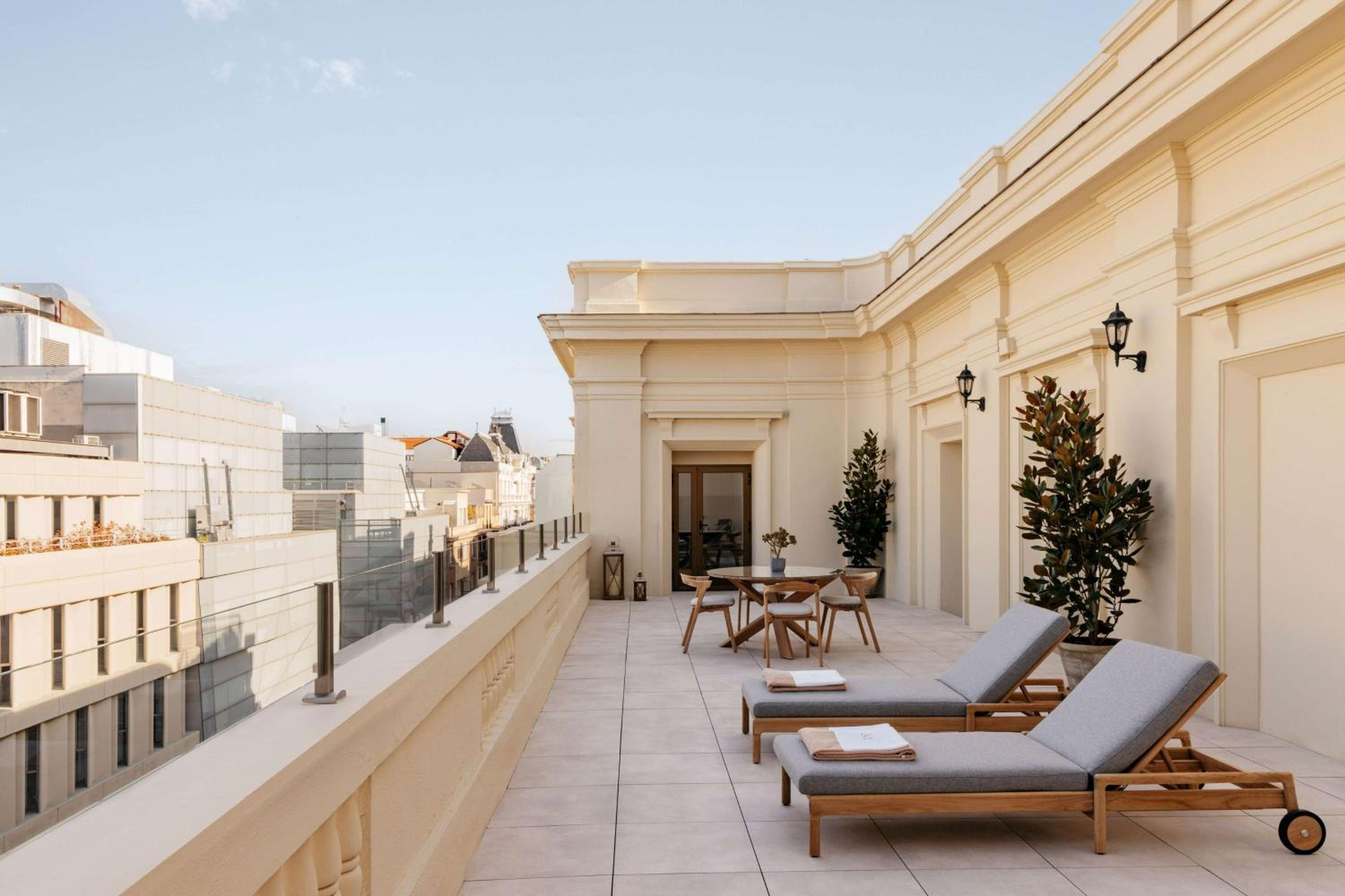 Master Suite Terrace Red Level