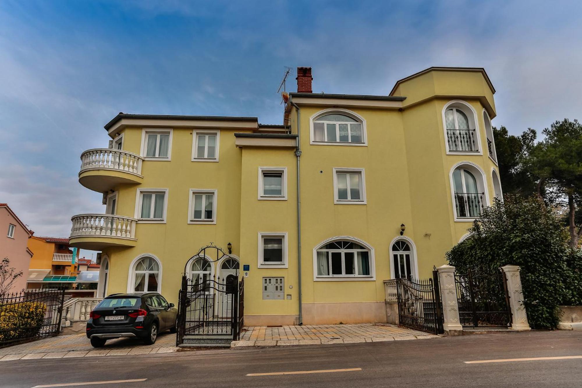 Apartment with Terrace photo 3