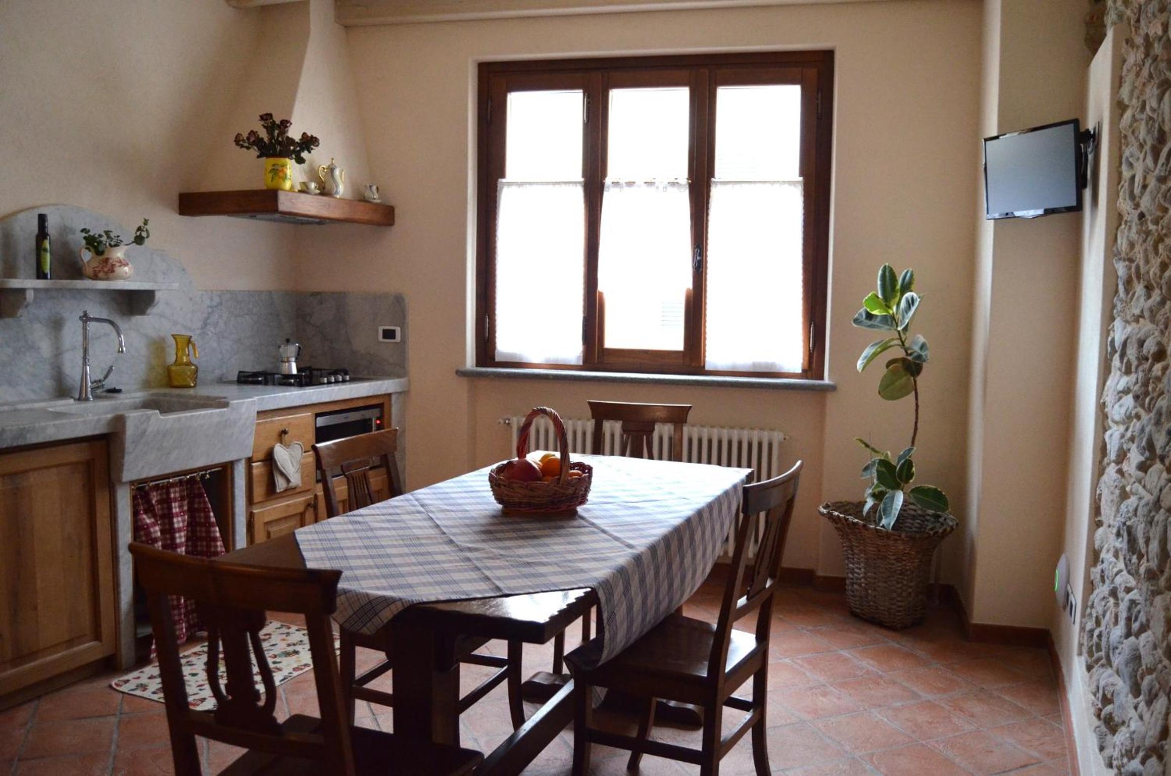 One-Bedroom Apartment - Photo 2