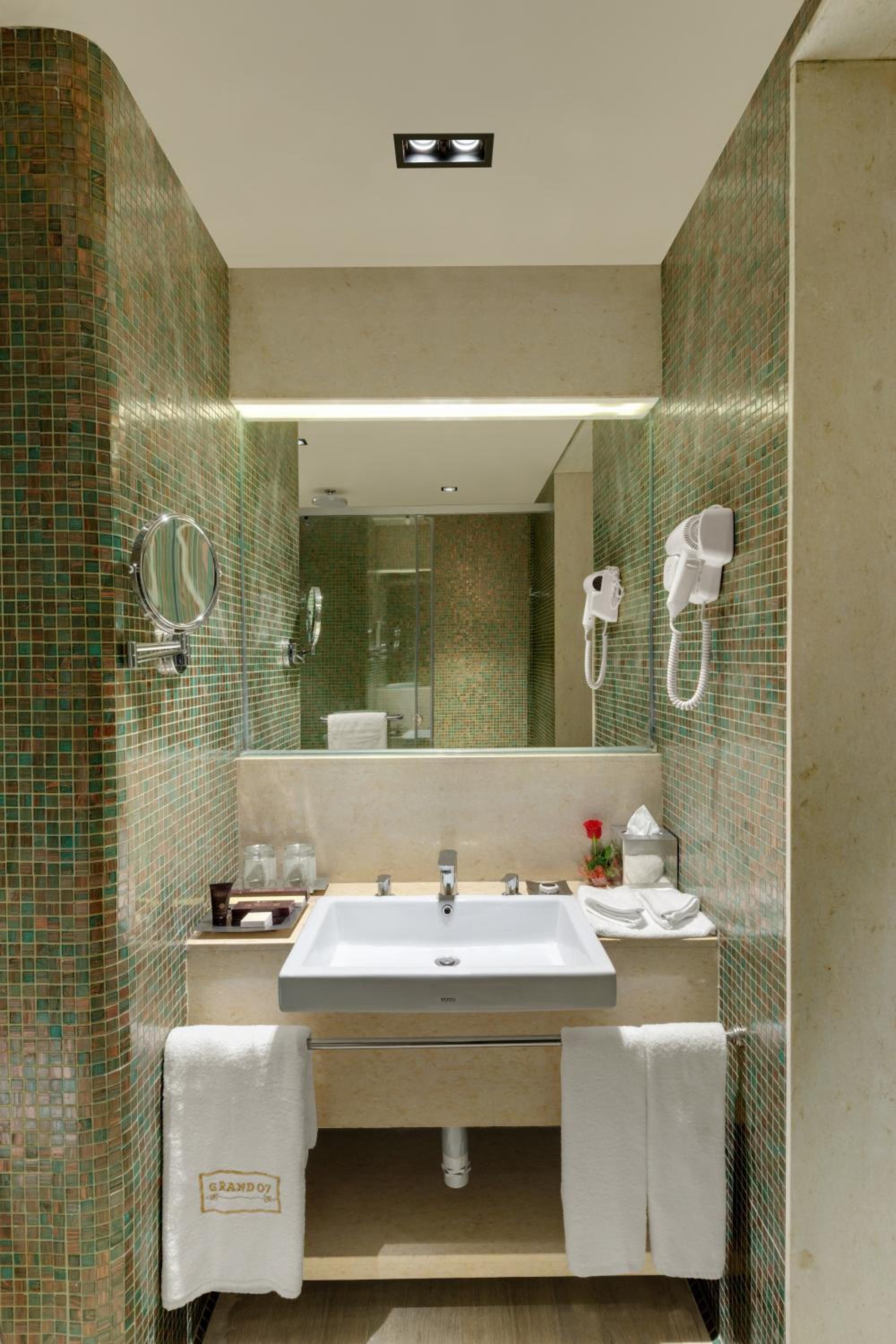 Grand Deluxe Suite, 2 Bedrooms, Balcony, Living Room, City or Garden View, Non-Smoking - 15% Discount on Food & Beverages - Photo 5