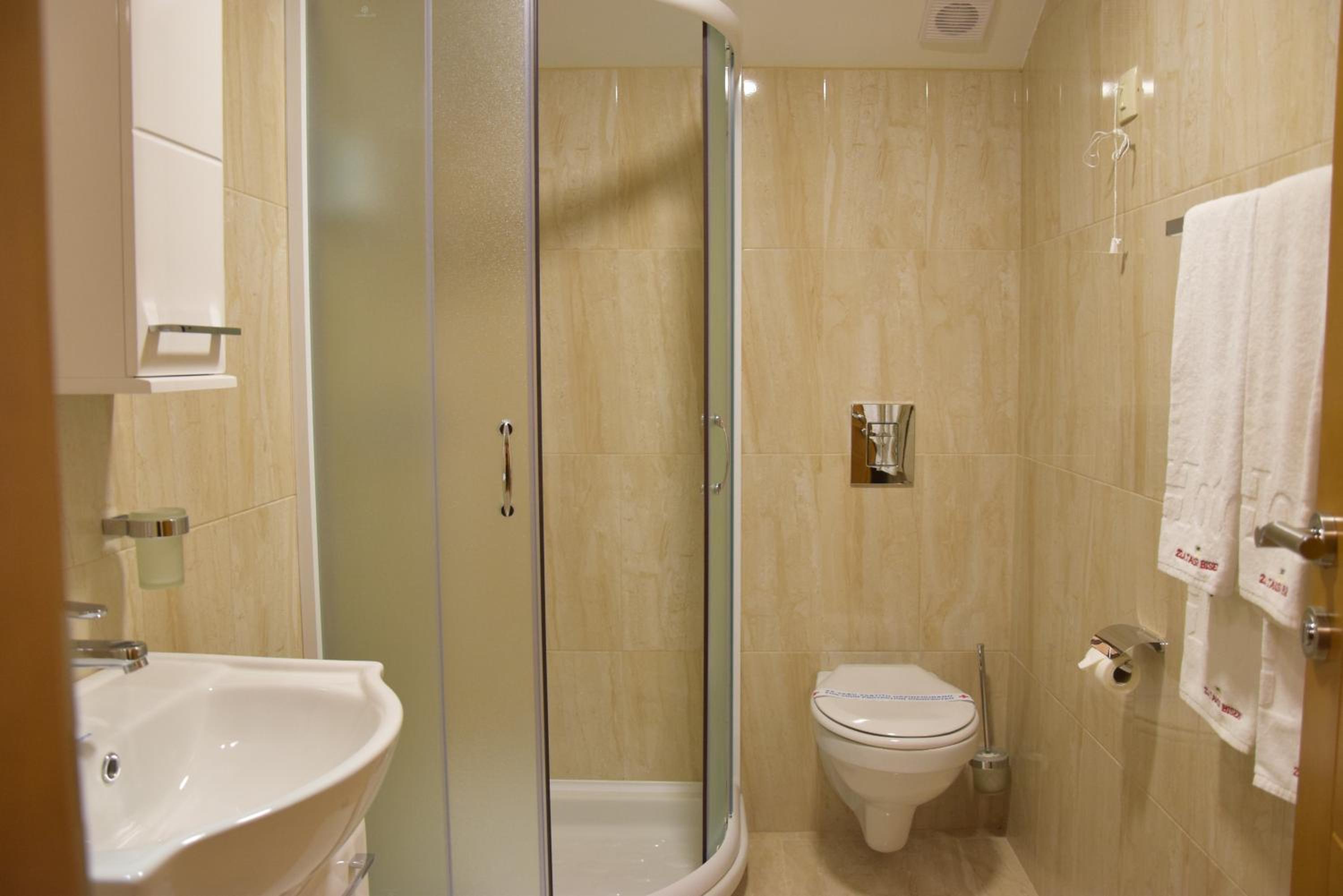 Standard Double Room - Photo 3