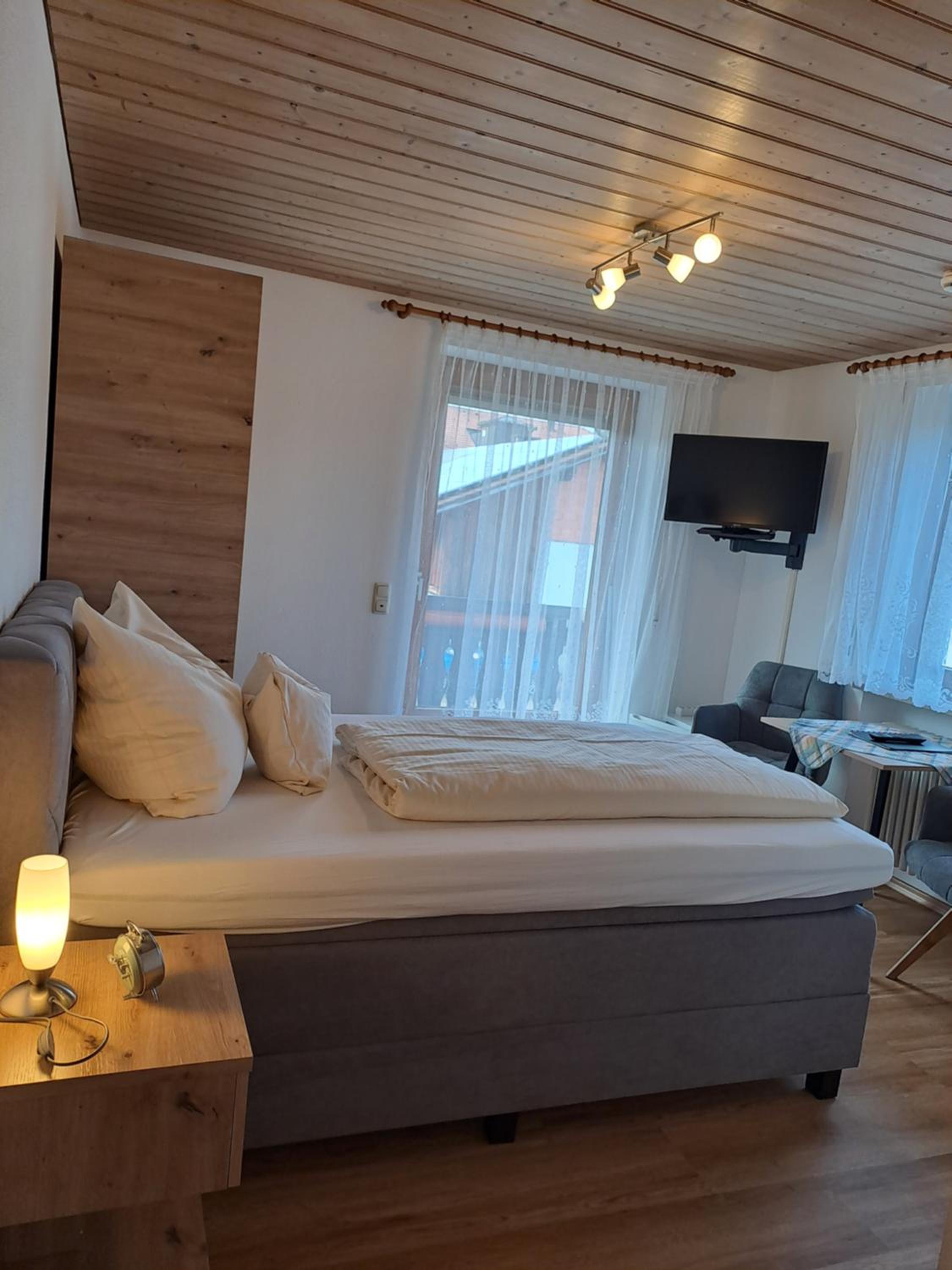 Single Room with Balcony photo 3
