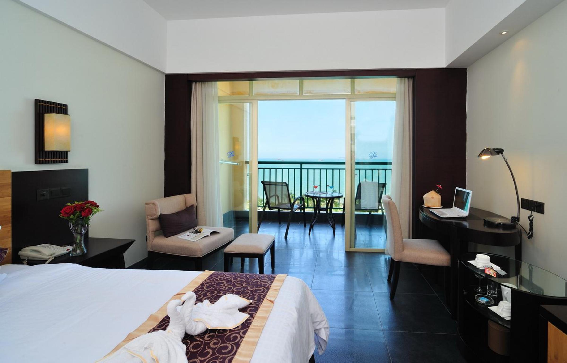 Deluxe Double Room with Balcony and Sea View photo 3