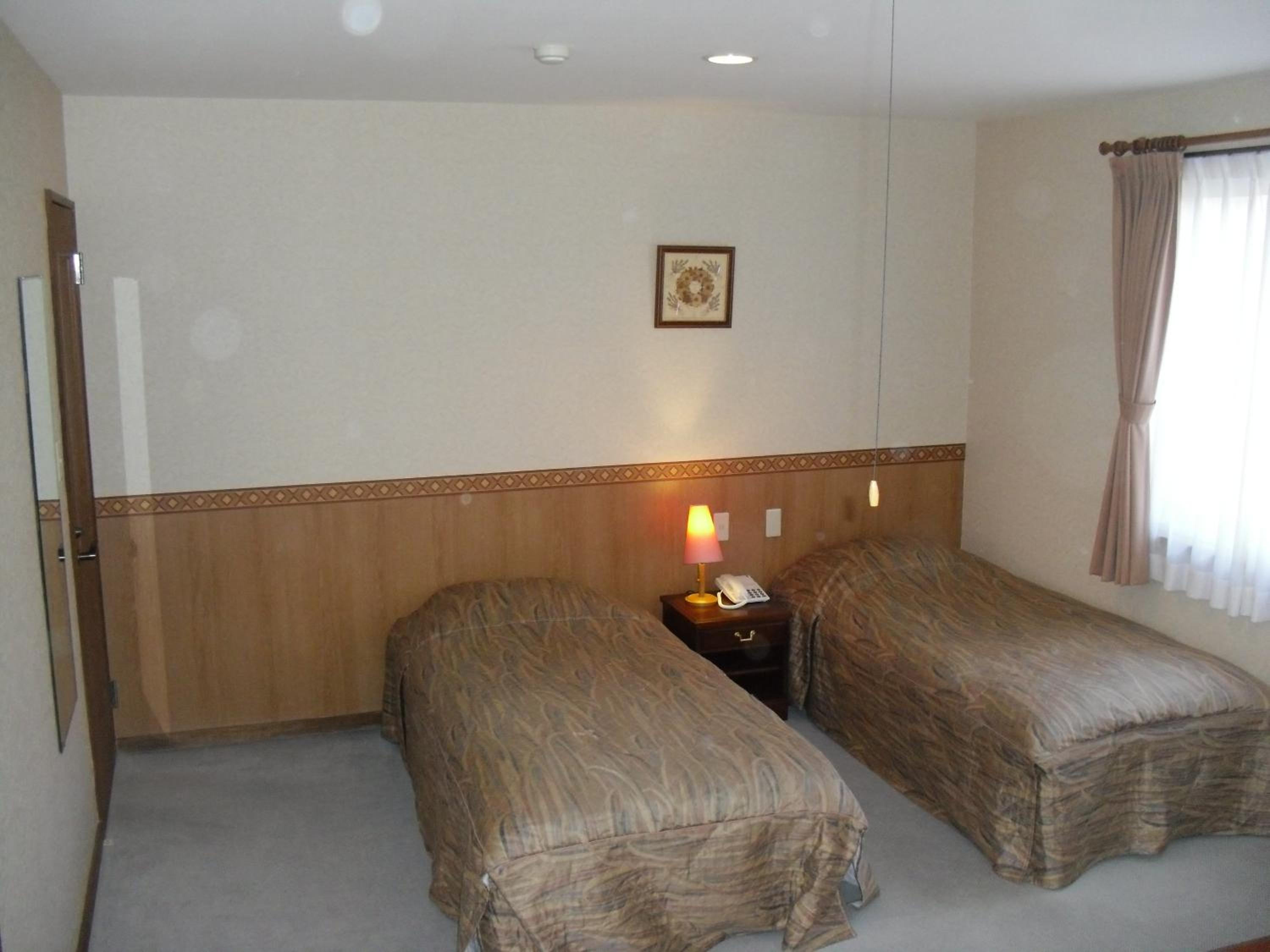 Quadruple Room with Tatami Area - Photo 9