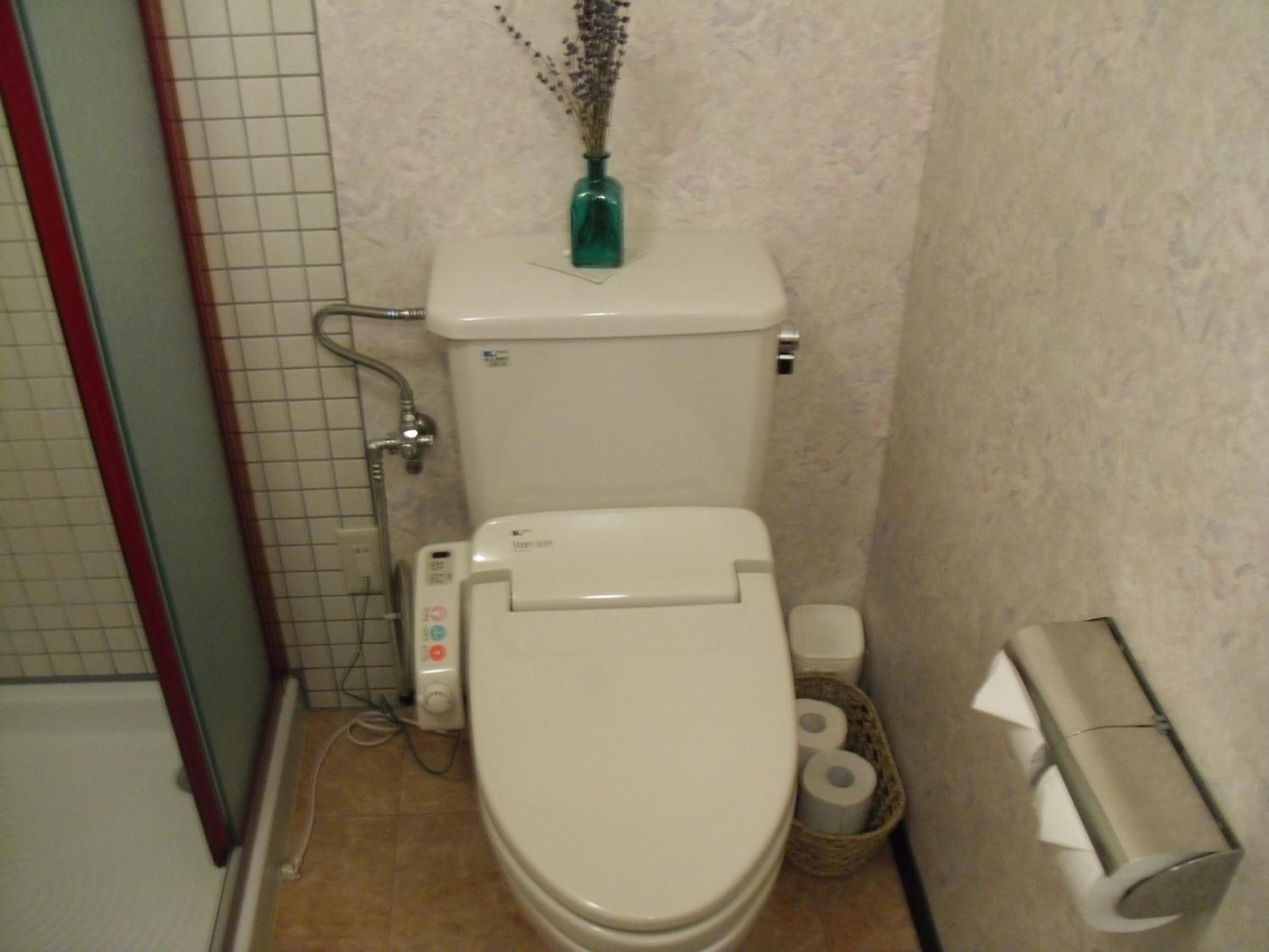 Twin Room - Photo 11