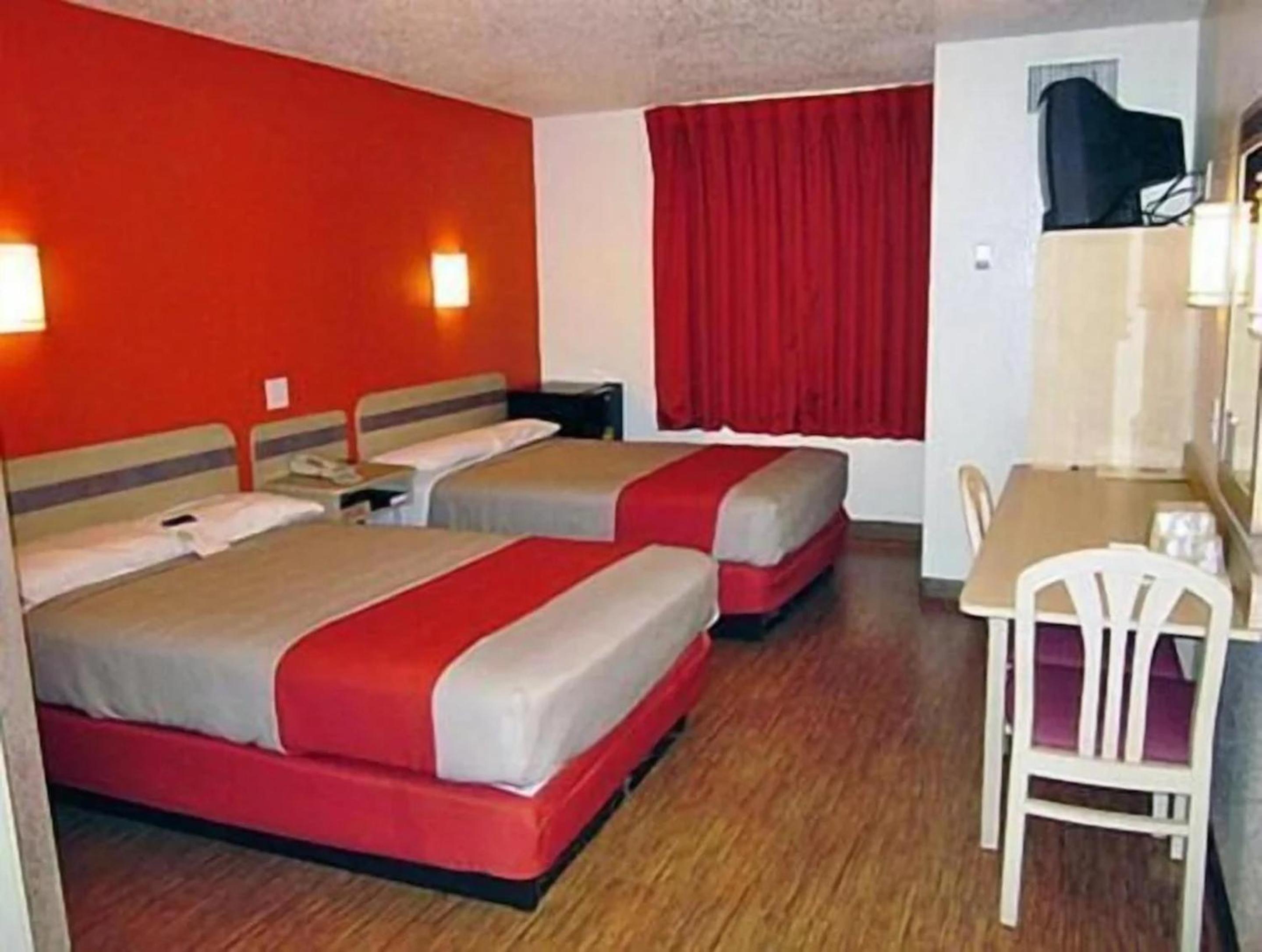 Quadruple Room - Disability Access - Non-Smoking photo 1