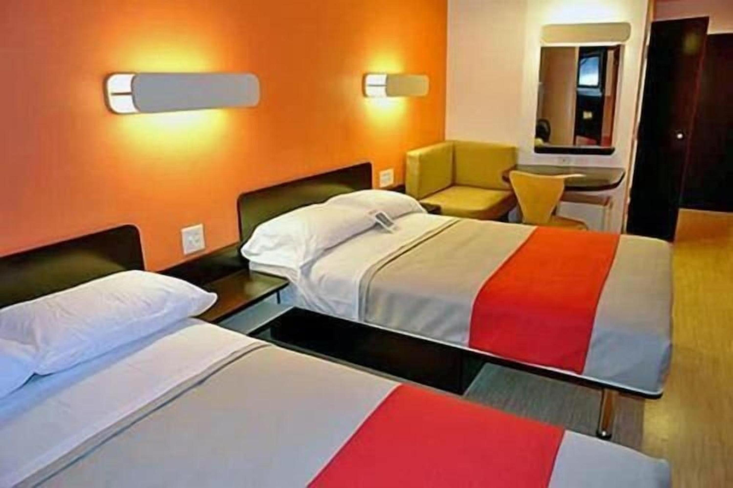 Quadruple Room - Disability Access - Non-Smoking photo 2