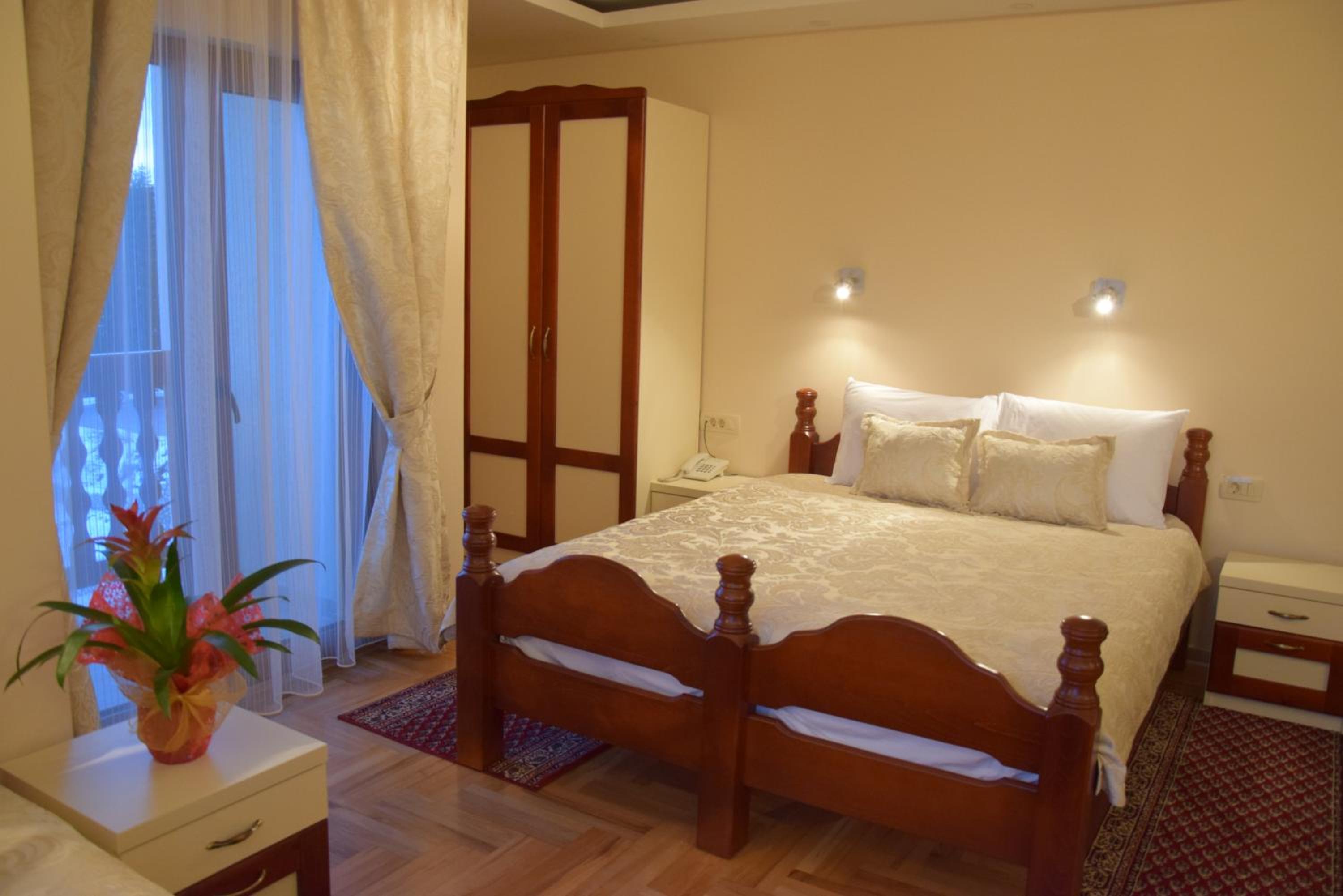 Standard Double Room - Photo 2