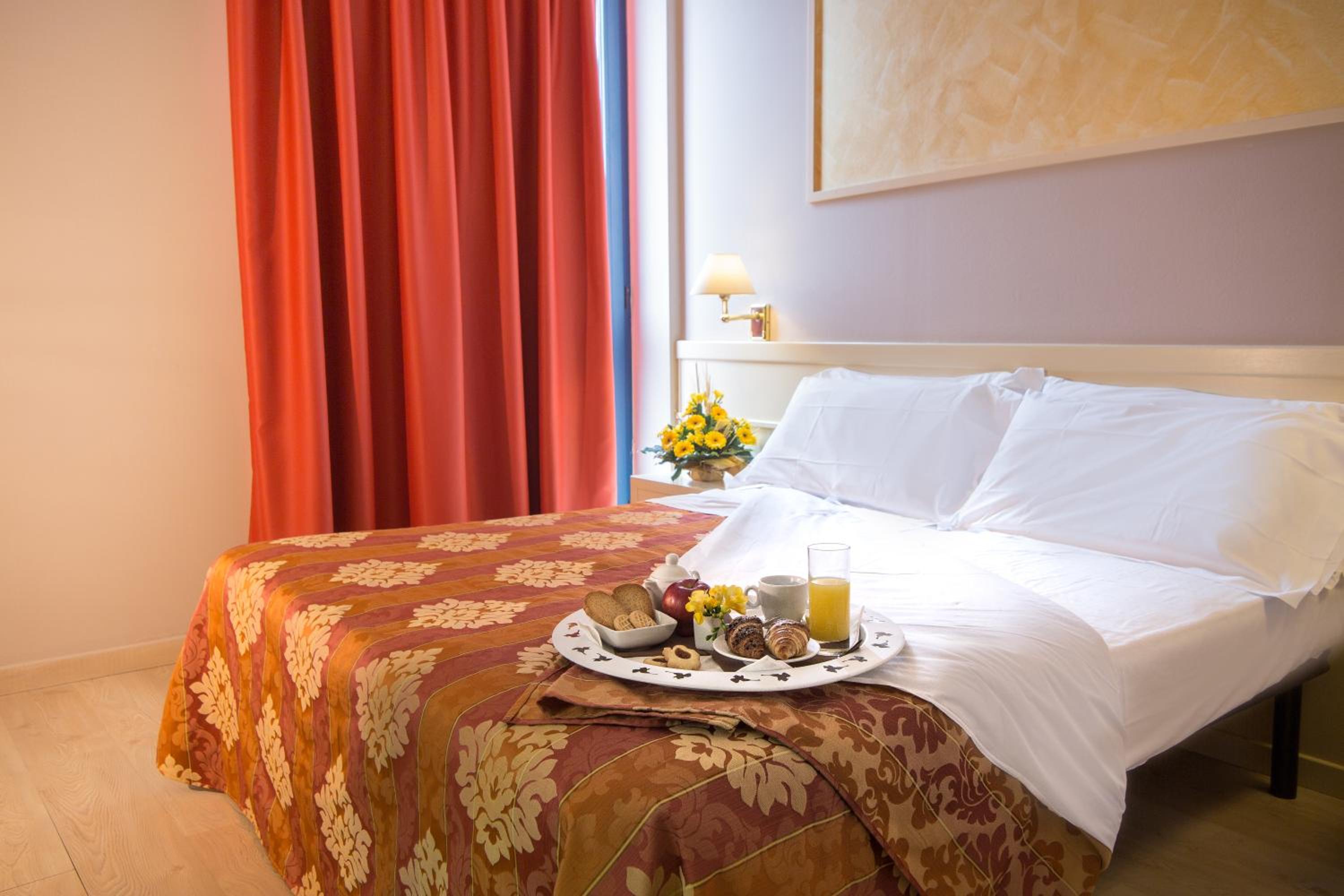 Standard Double Room - Photo 1