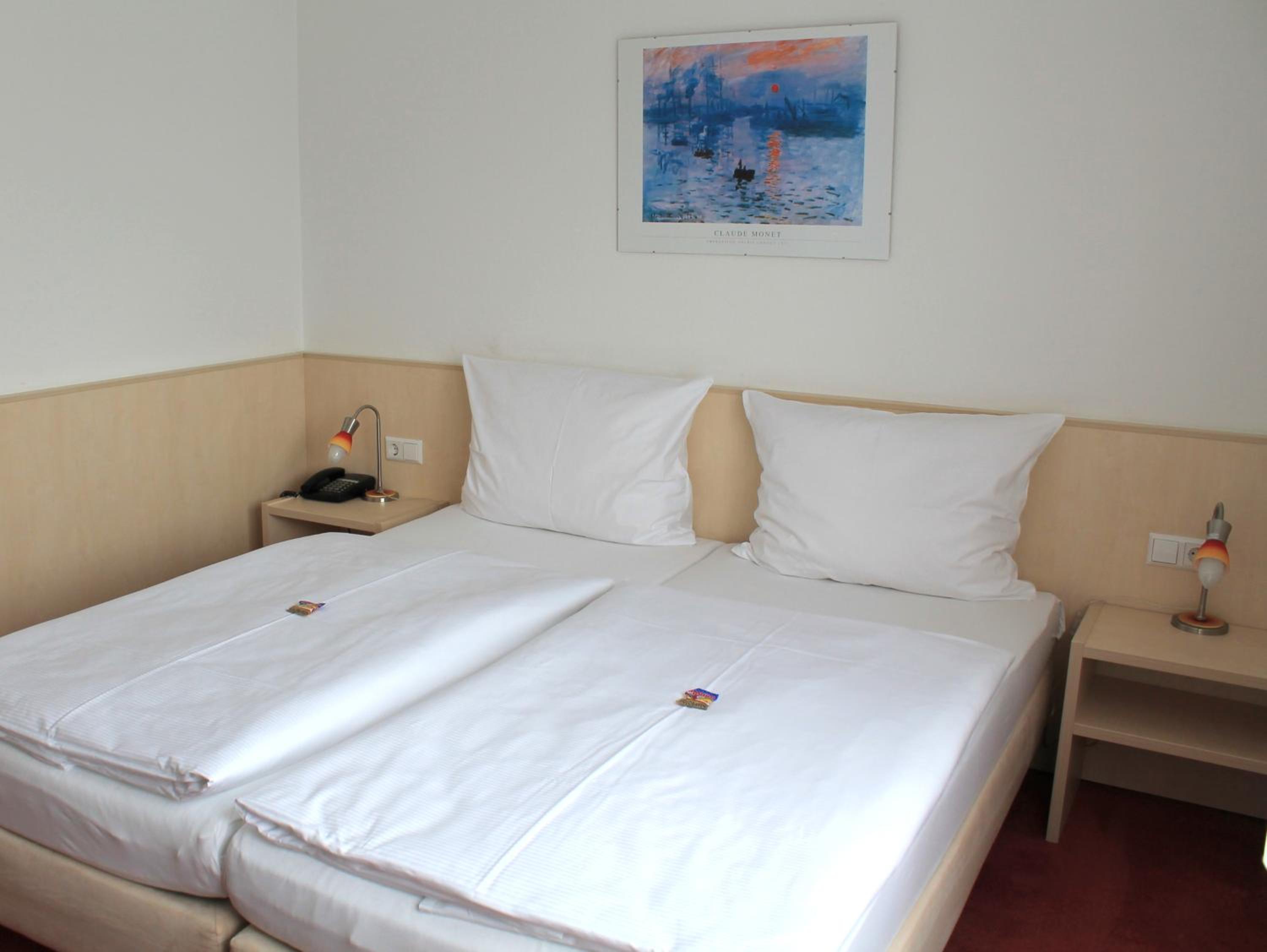Double Room - Photo 9