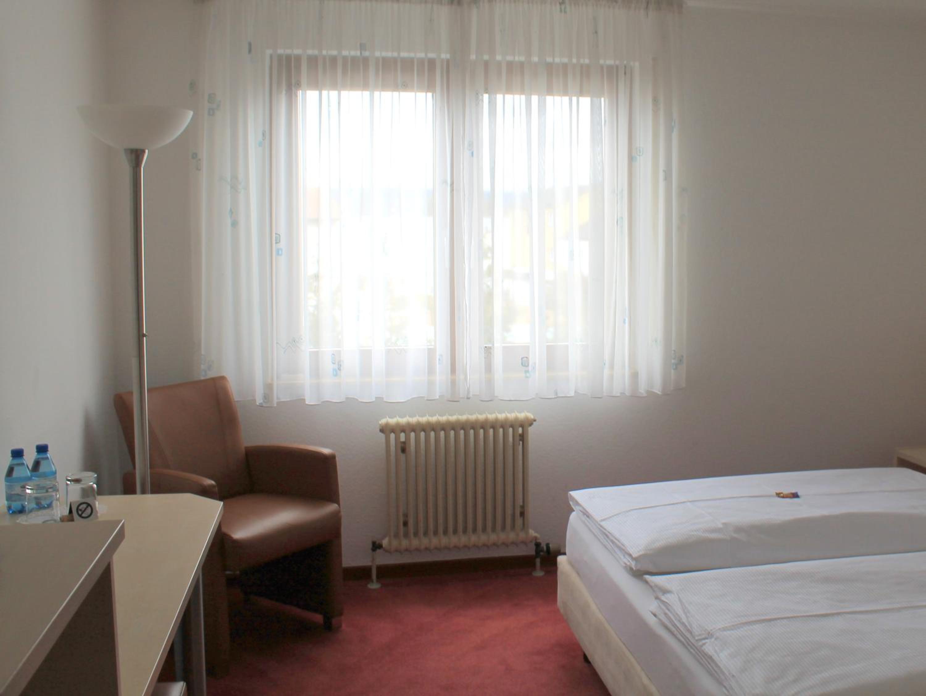 Double Room - Photo 8