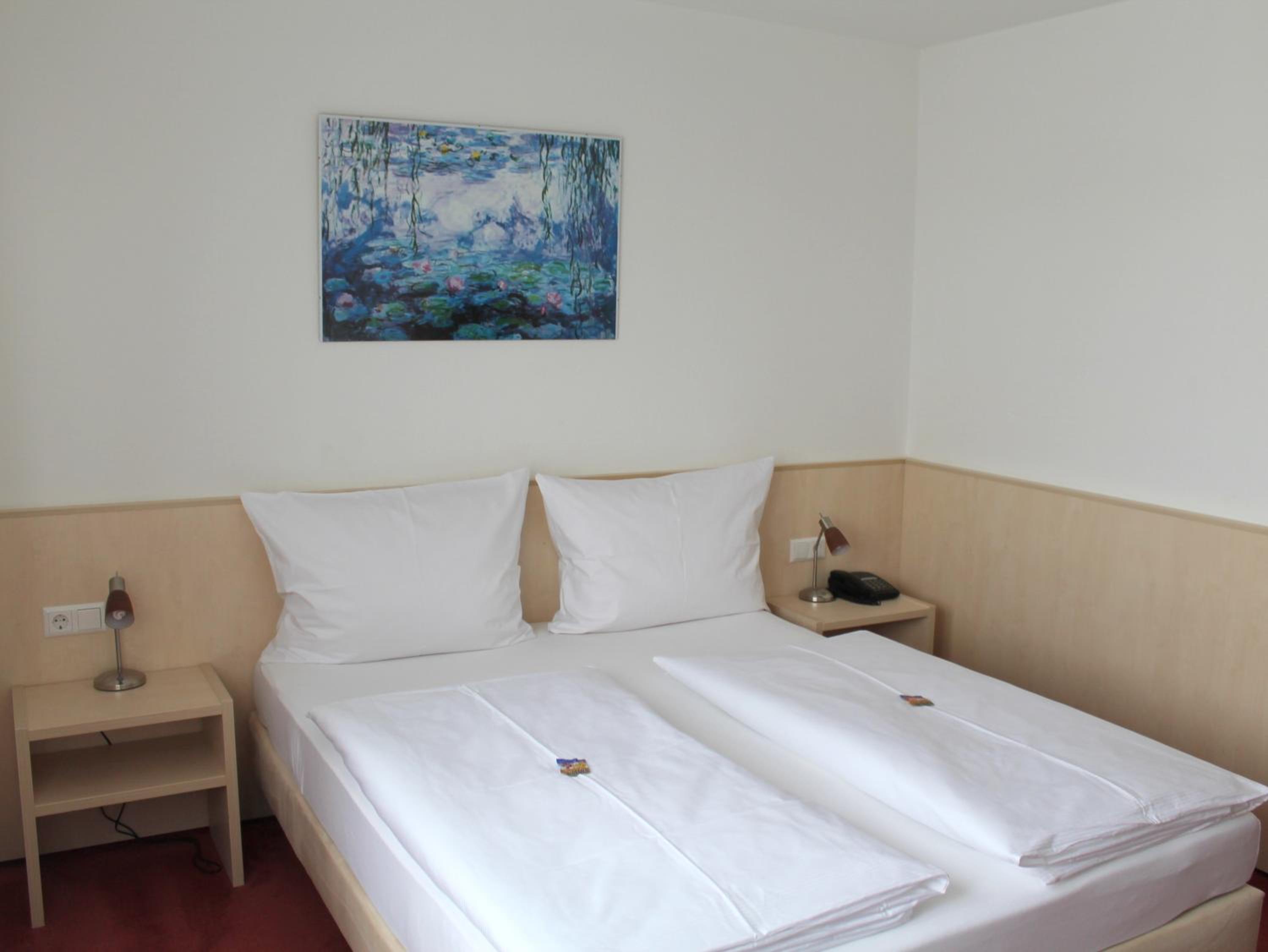 Double Room - Photo 5