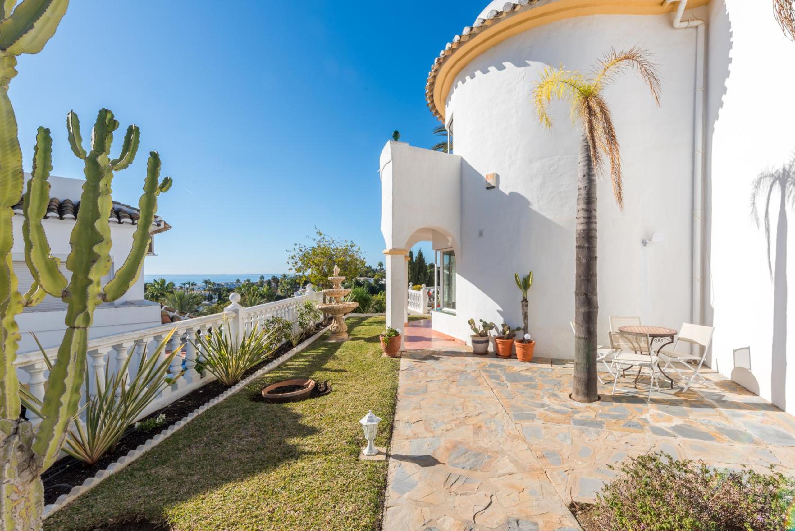 Villa photo 3
