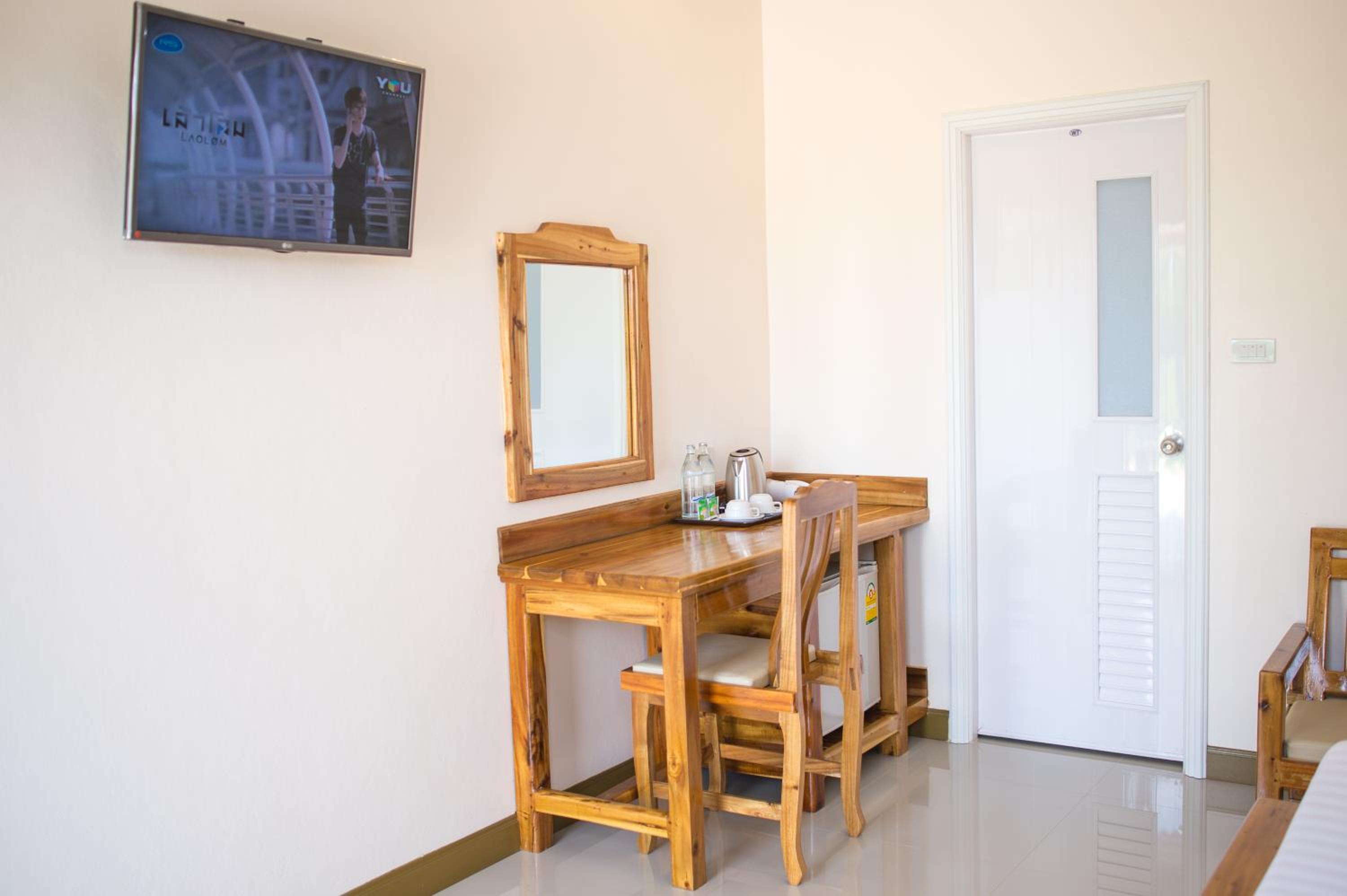 Deluxe Double Room with Balcony photo 2