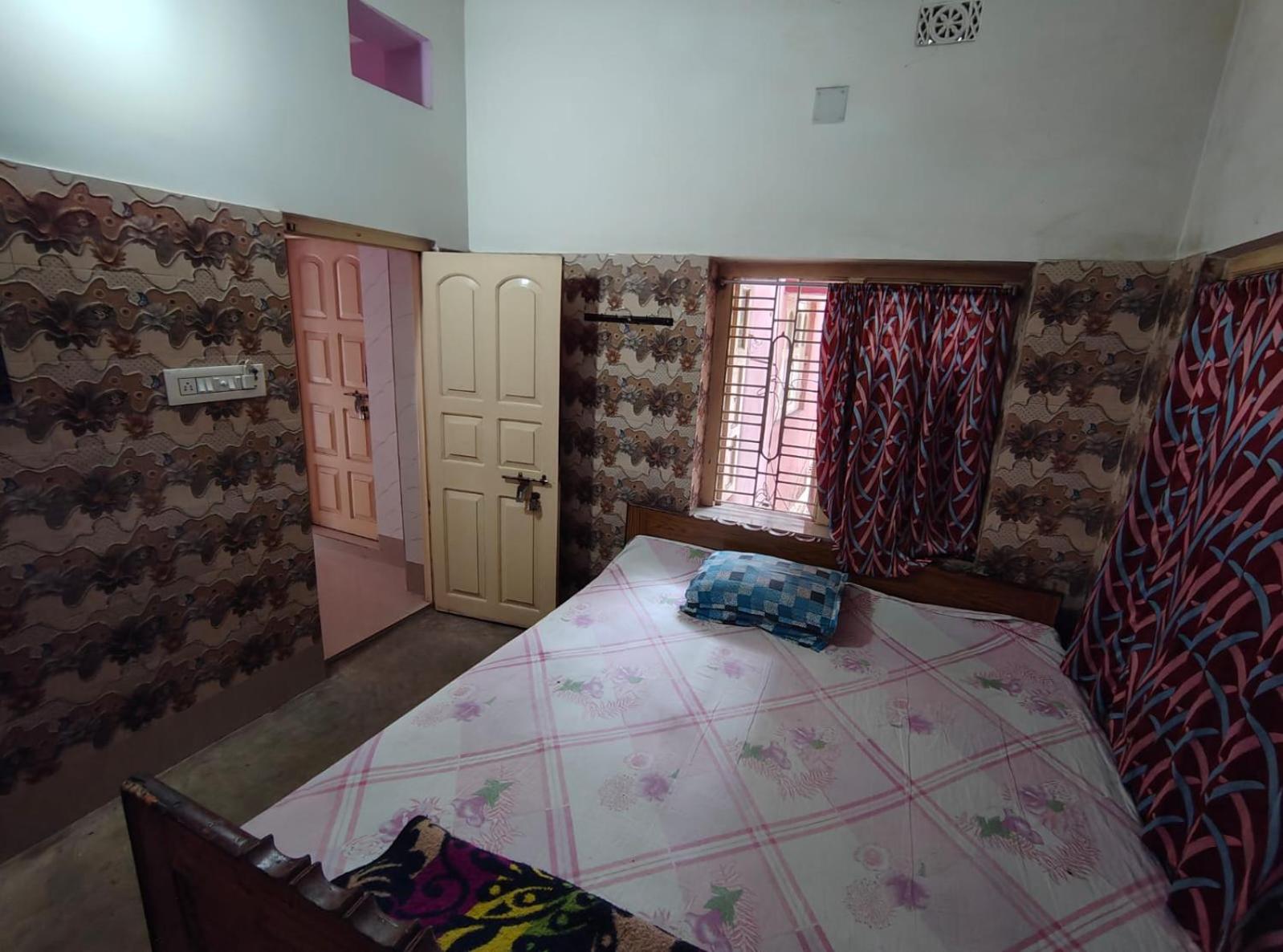 Budget Double Room photo 2