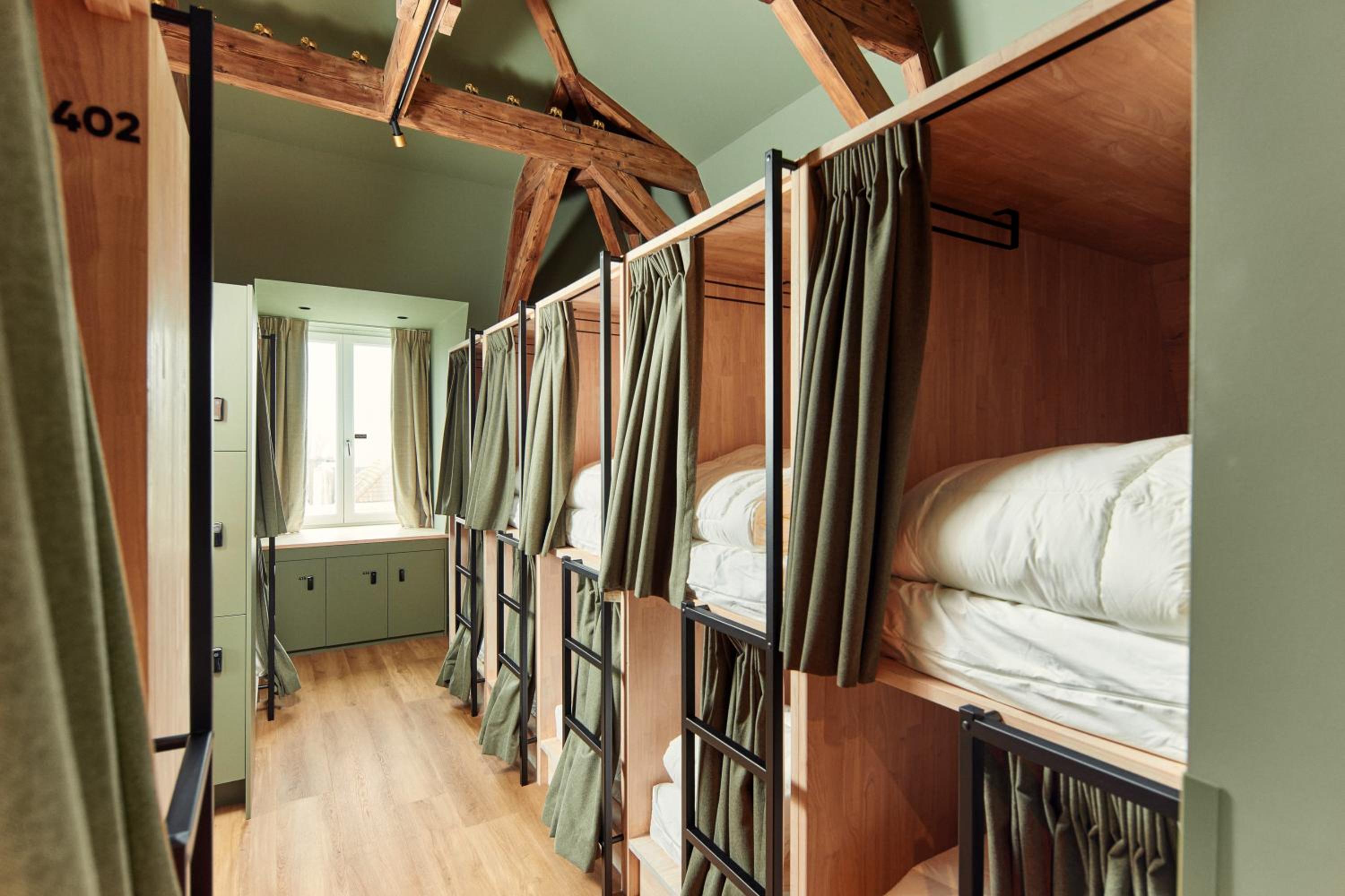 Single Bed in Mixed Dormitory Room 16 Beds photo 1
