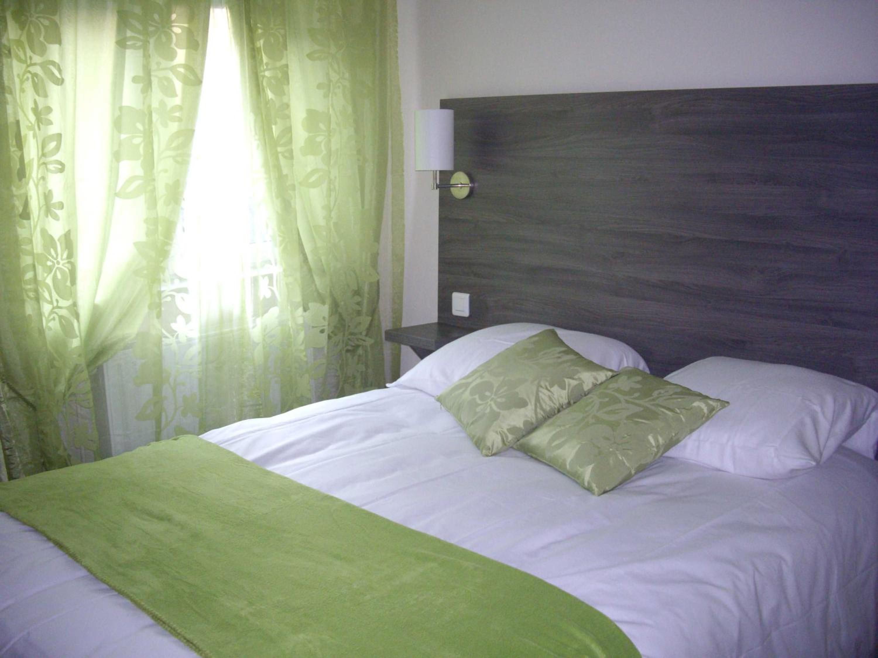 Double Room - Photo 6