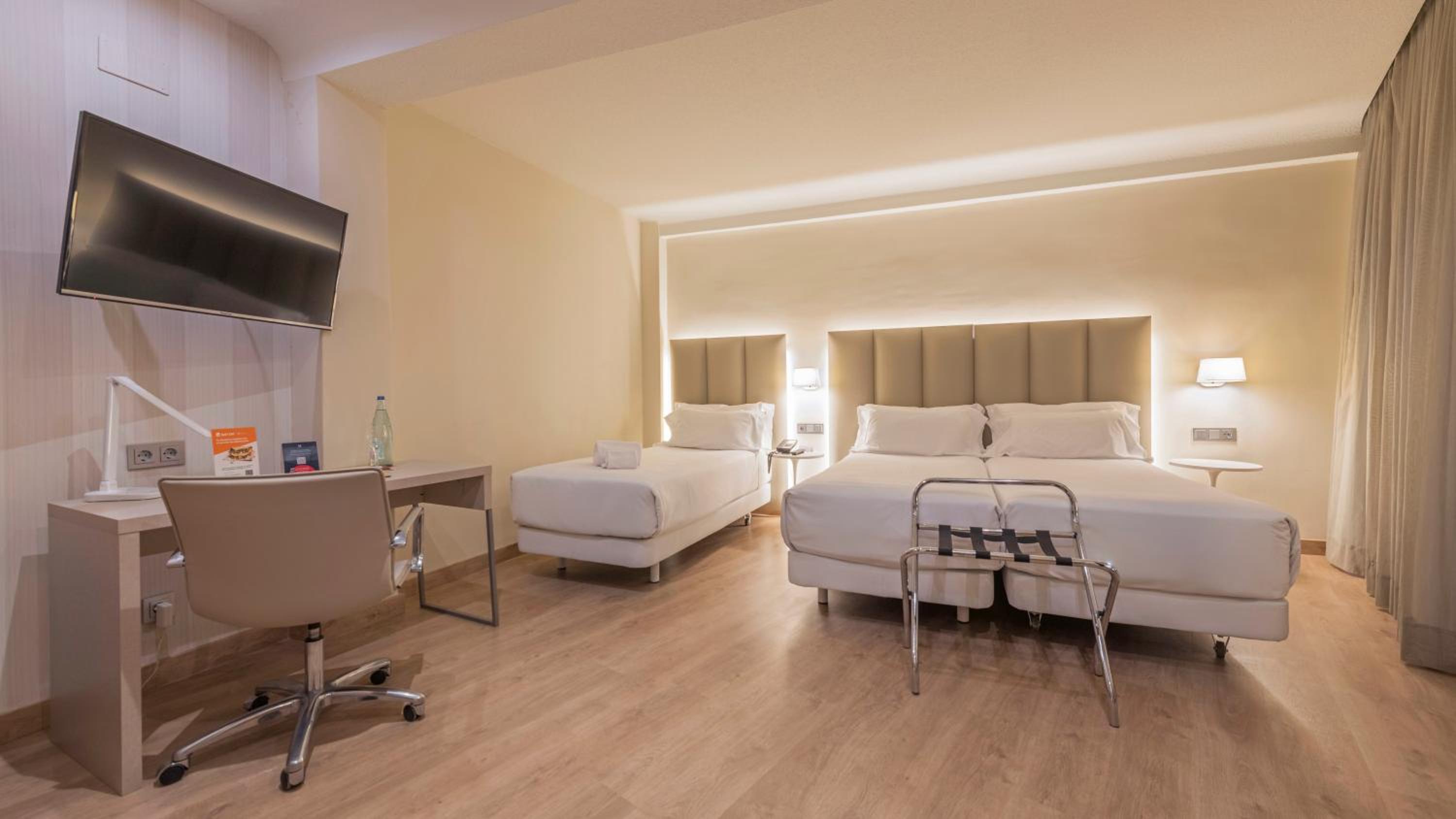 Triple Room - Photo 1