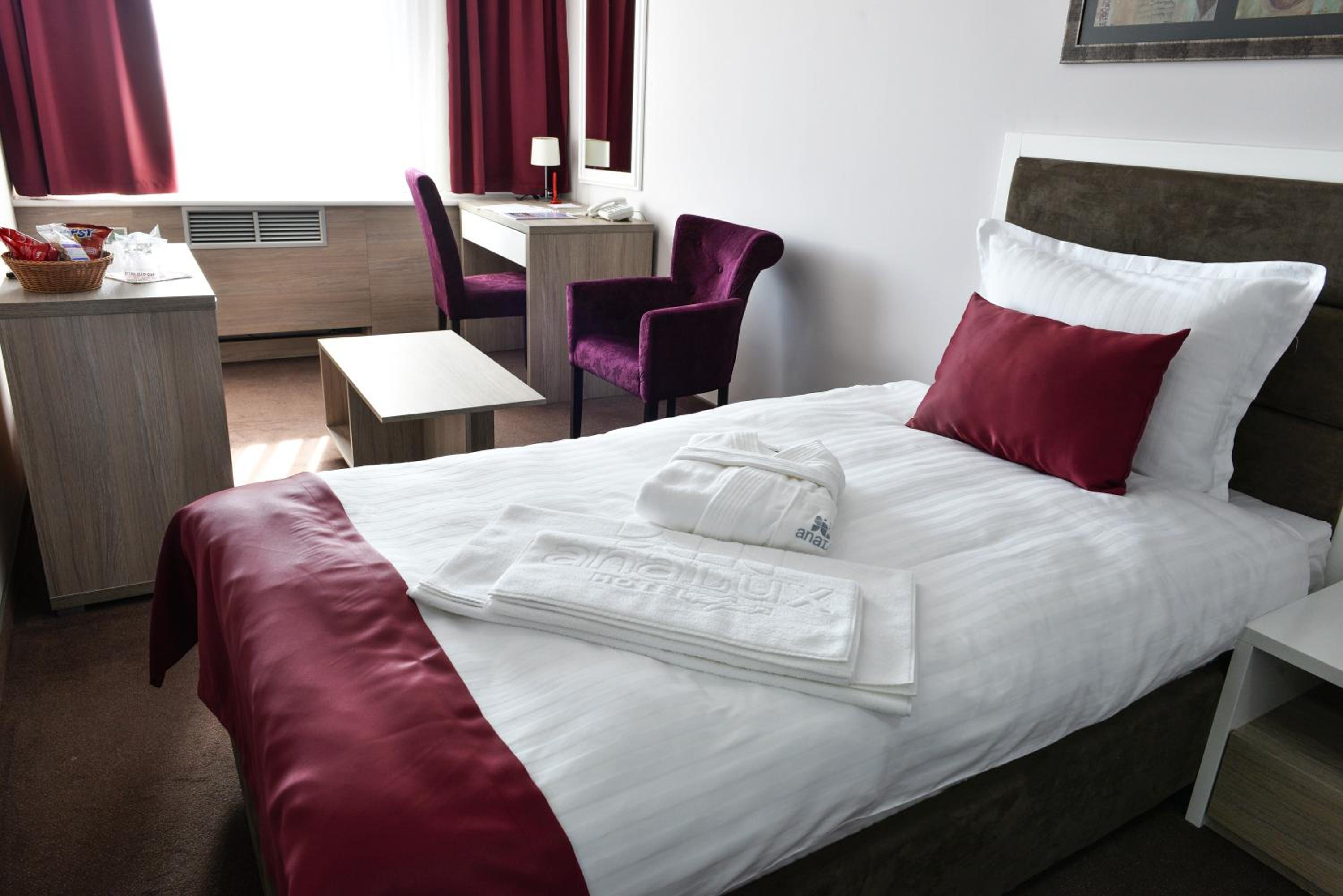Standard Twin Room photo 3